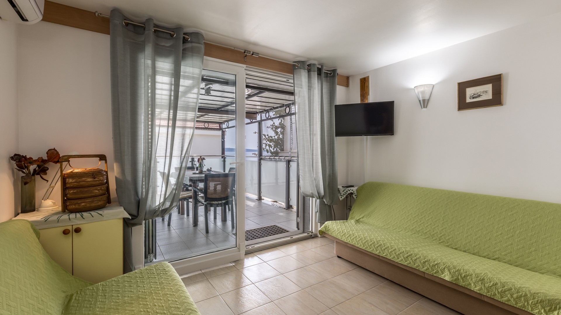 One bedroom apartment with terrace and sea view Mavarštica (Čiovo) (A-21062-a) One bedroom apartment with terrace and sea view Mavarštica (Čiovo) (A-21062-a)