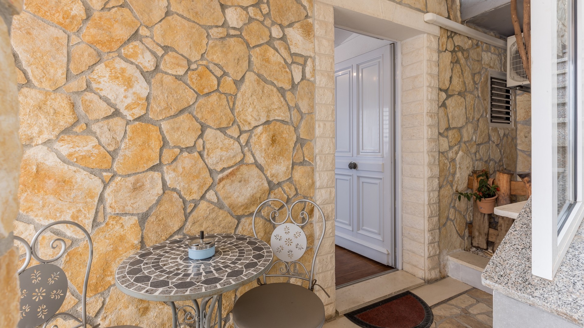 Studio flat with terrace Mavarštica, Čiovo  AS-a