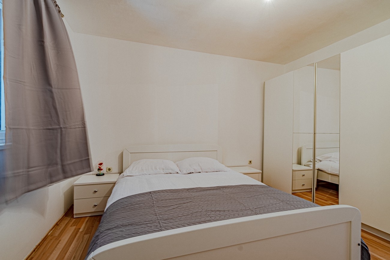 Two bedroom house with terrace Žrnovo, Korčula  K