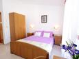 Zaton Veliki, Bedroom in the studio-apartment, (pet friendly) and WiFi.