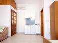 Zaton Veliki, Kitchen in the studio-apartment, air condition available, (pet friendly) and WiFi.