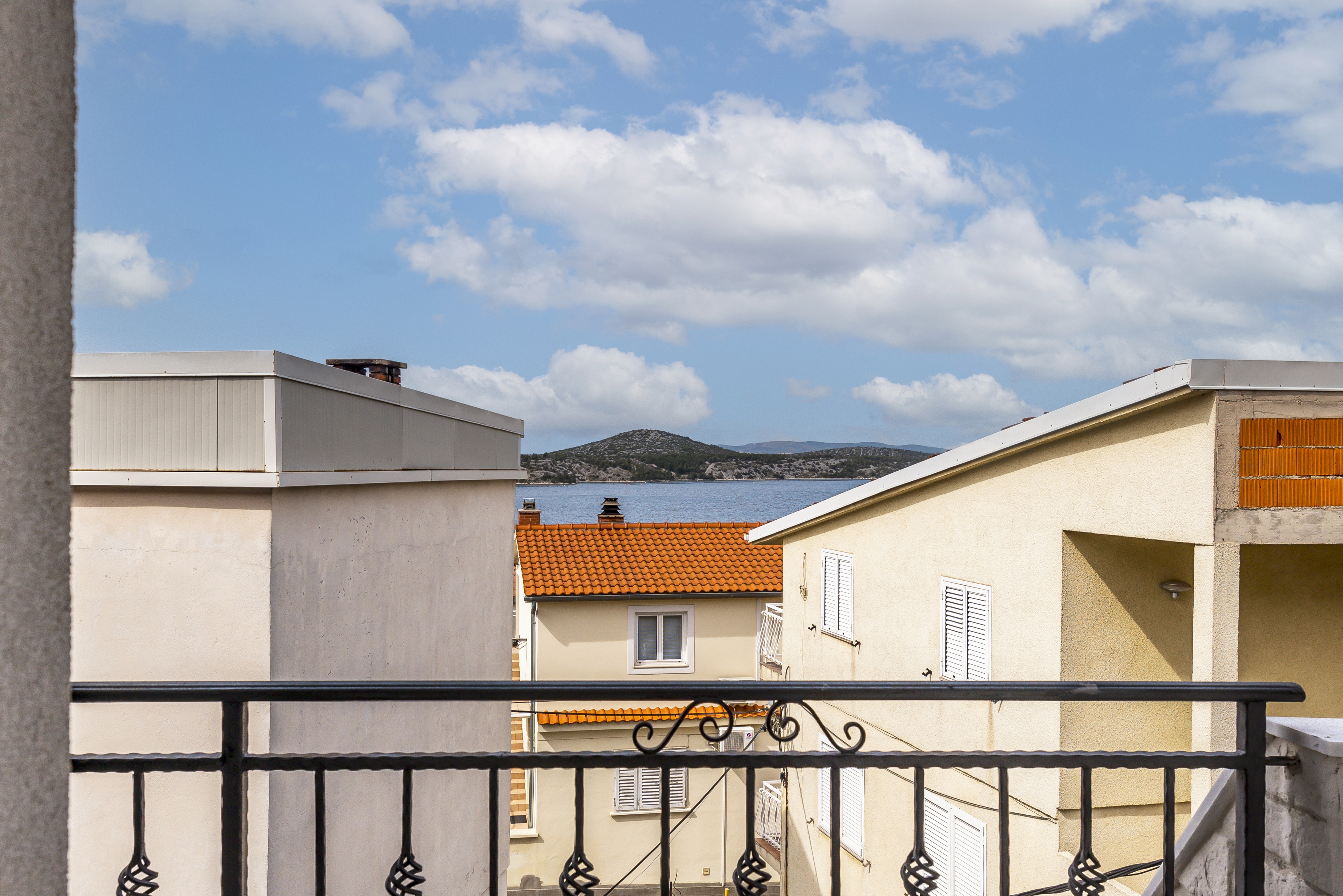 Two bedroom apartment with balcony and sea view Šibenik  A-a