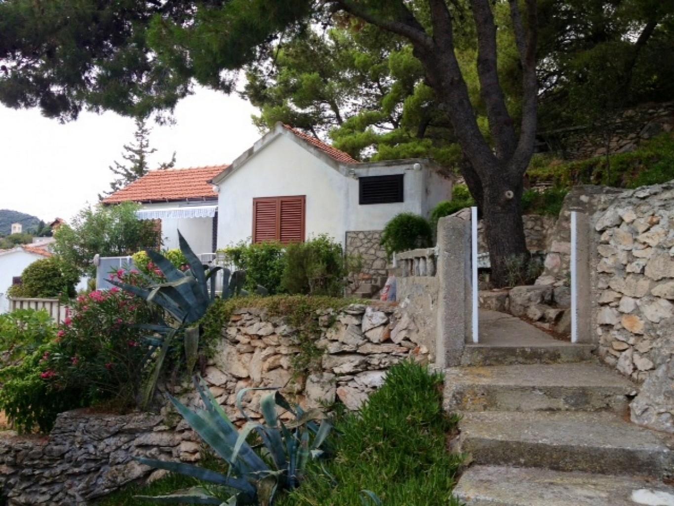 Dvosobna kuća uz plažu Sali, Dugi otok  K