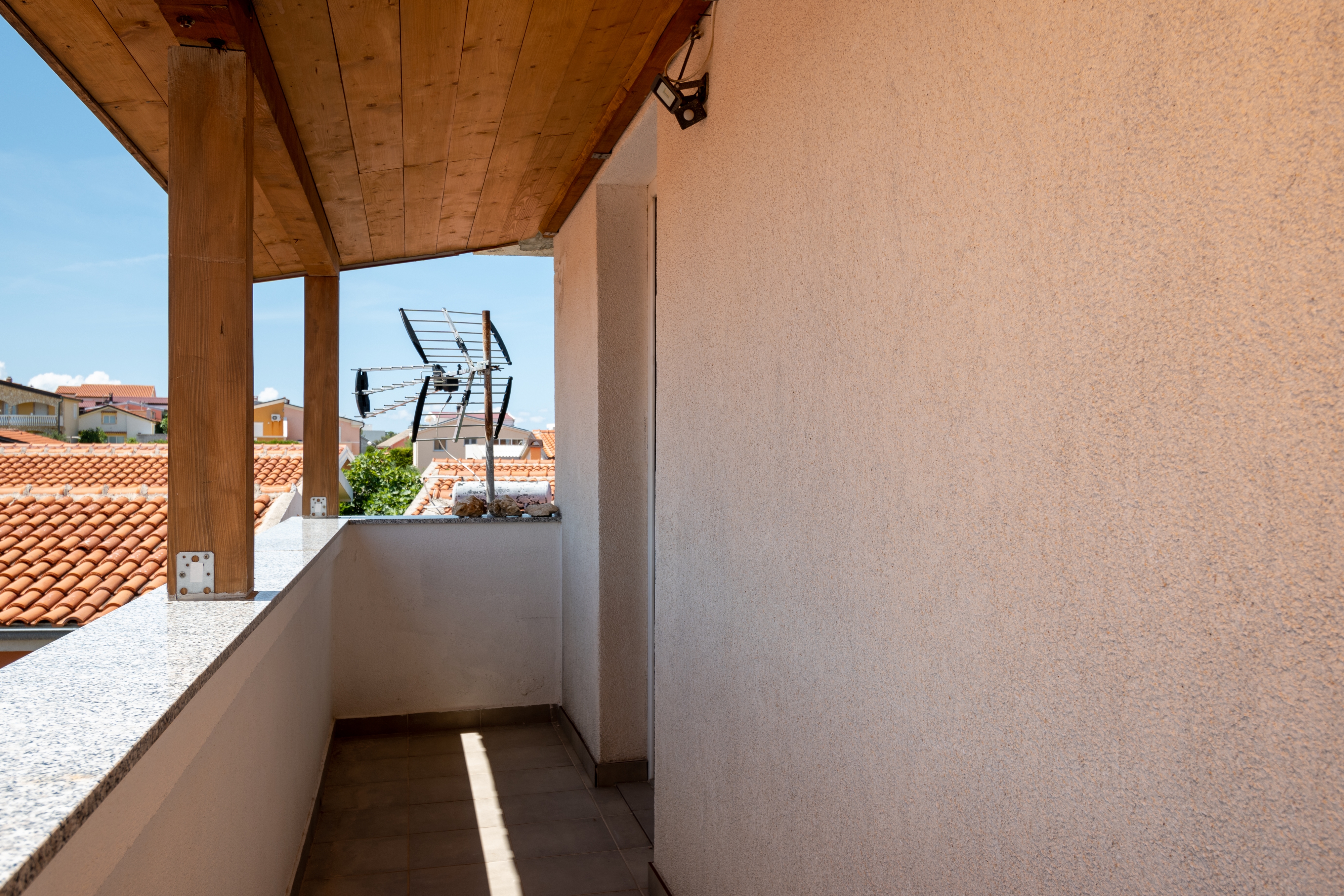 One bedroom apartment with terrace and sea view Vir  A-b