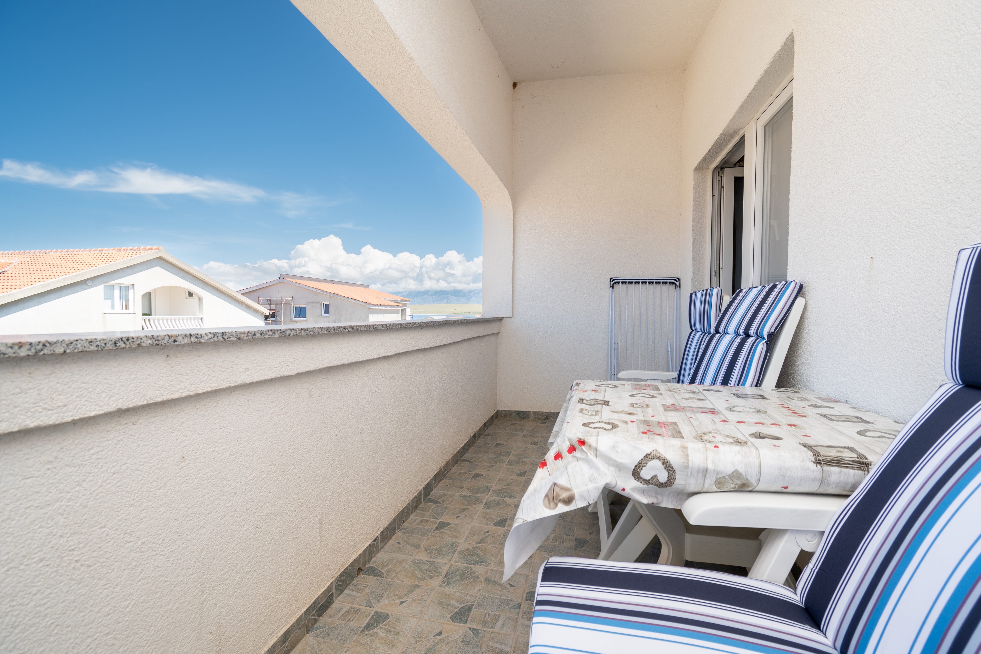 One bedroom apartment with terrace and sea view Vir  A-b