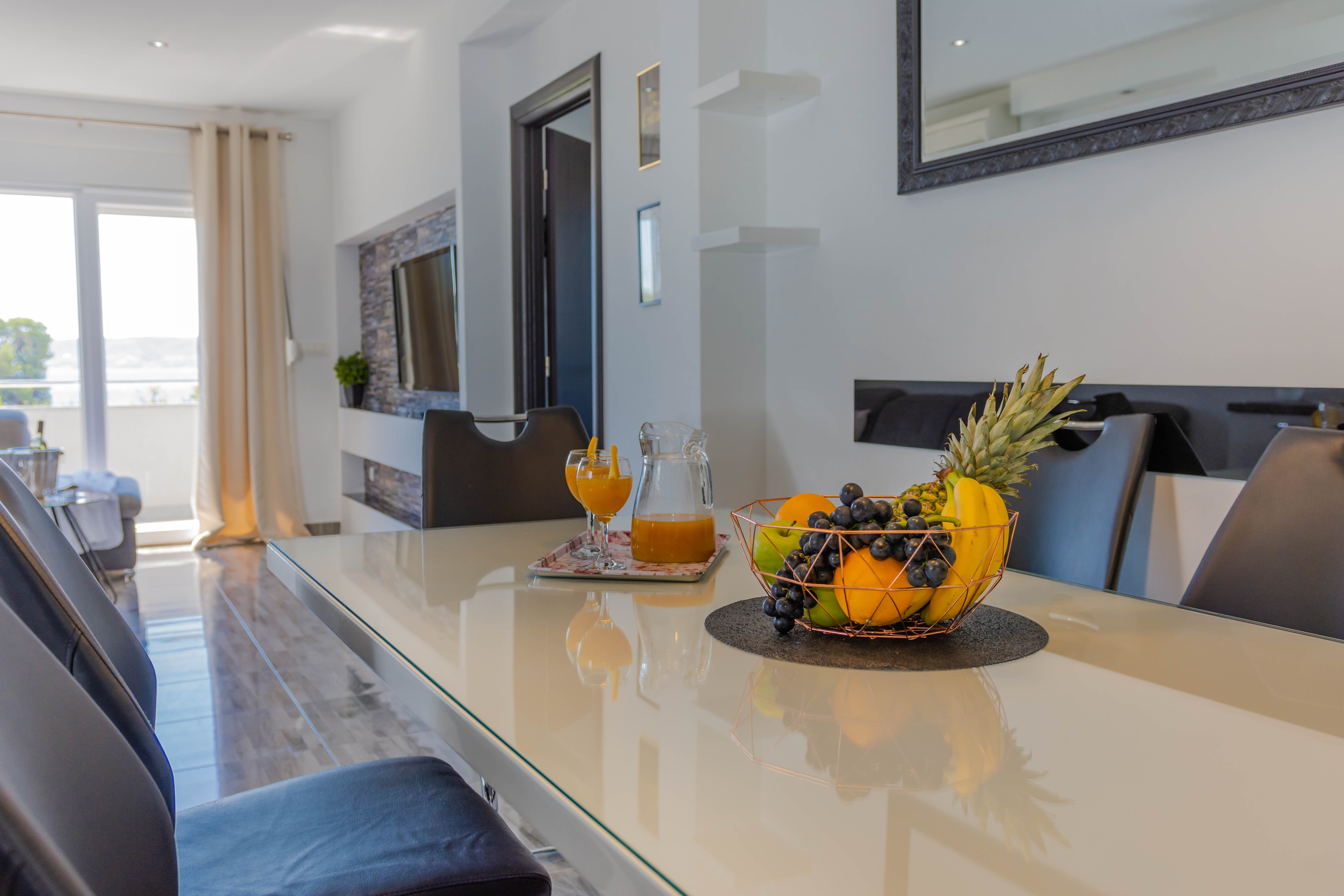 Three bedroom apartment with terrace and sea view Kaštel Štafilić, Kaštela  A-a
