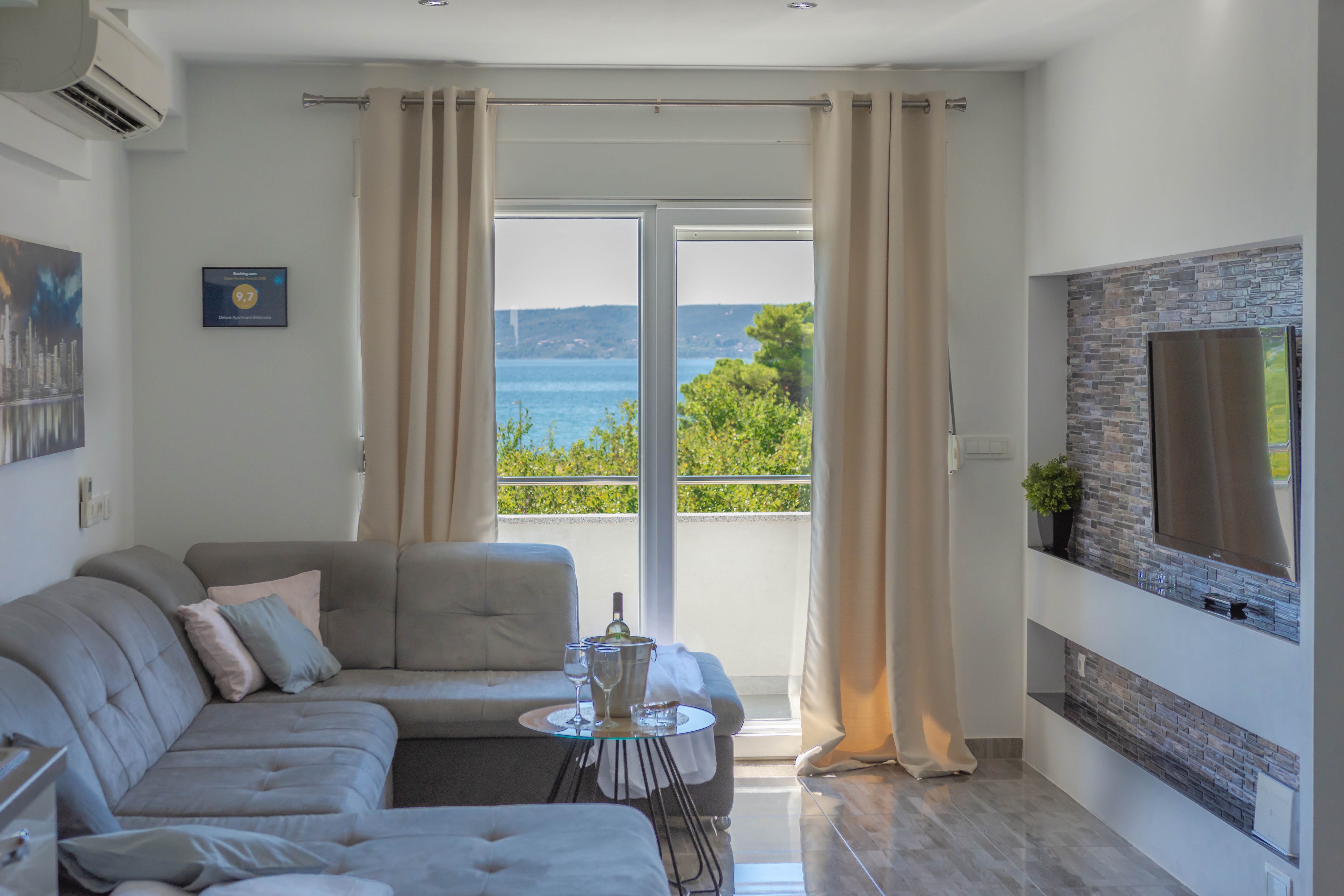 Three bedroom apartment with terrace and sea view Kaštel Štafilić, Kaštela  A-a