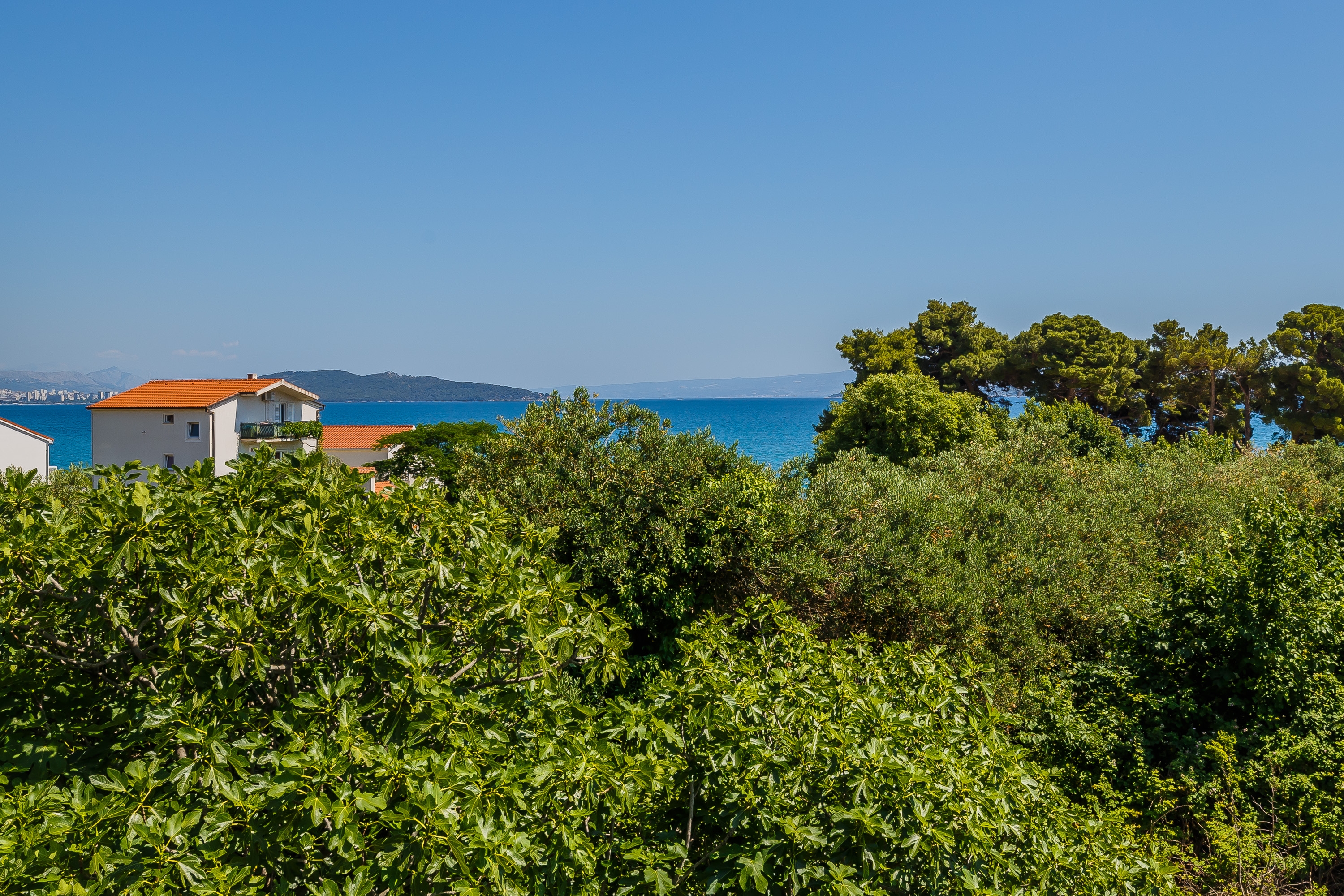 Three bedroom apartment with terrace and sea view Kaštel Štafilić, Kaštela  A-a