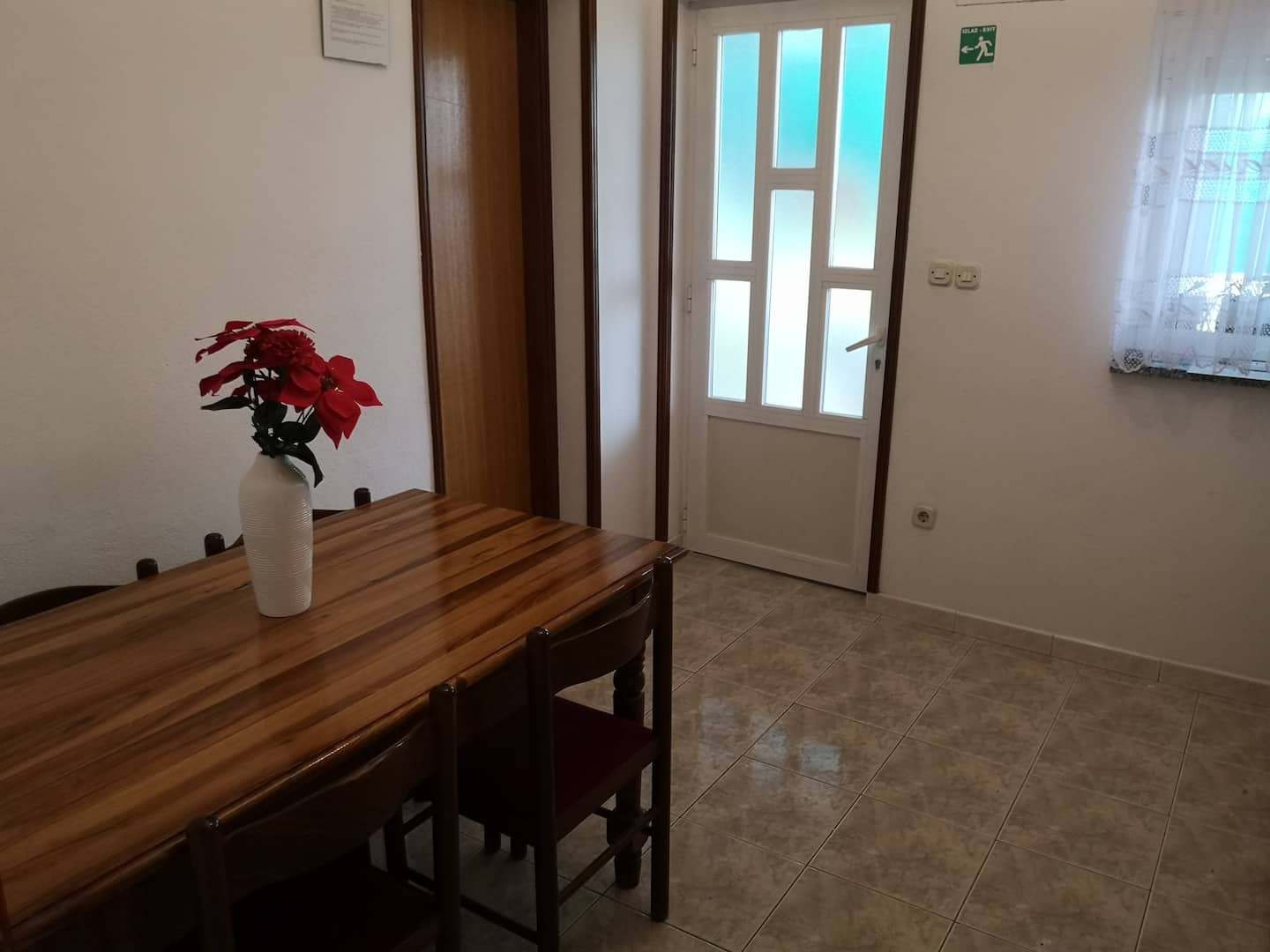 Two bedroom apartment with air-conditioning Kaštel Štafilić, Kaštela  A-b