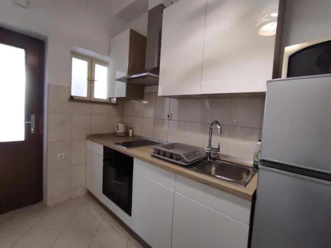 One bedroom apartment with air-conditioning Kaštel Štafilić, Kaštela  A-d