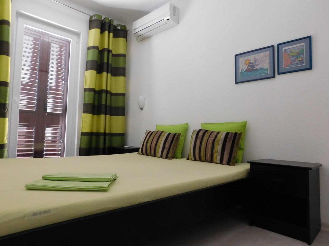 Two bedroom apartment with terrace Povlja, Brač (A-21089-b) Two bedroom apartment with terrace Povlja, Brač (A-21089-b)