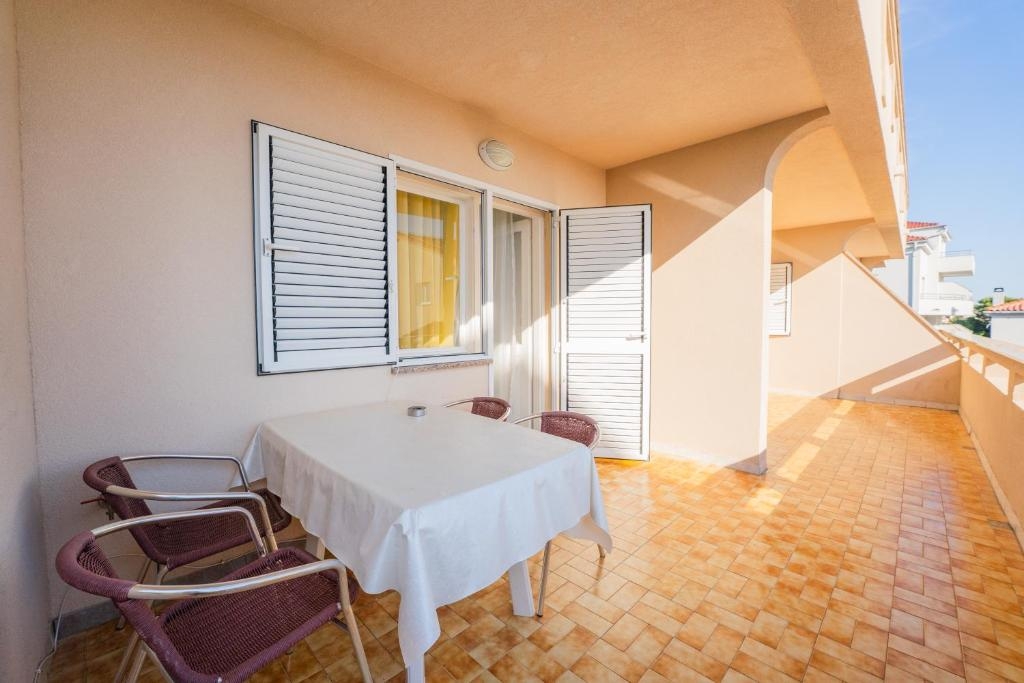 Appartement de deux chambres avec une piscine Novalja, Pag (A-211-a) Appartement de deux chambres avec une piscine Novalja, Pag (A-211-a)