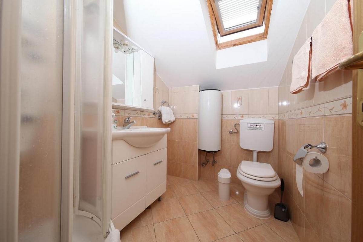 One bedroom apartment with balcony and sea view Promajna, Makarska  A-c