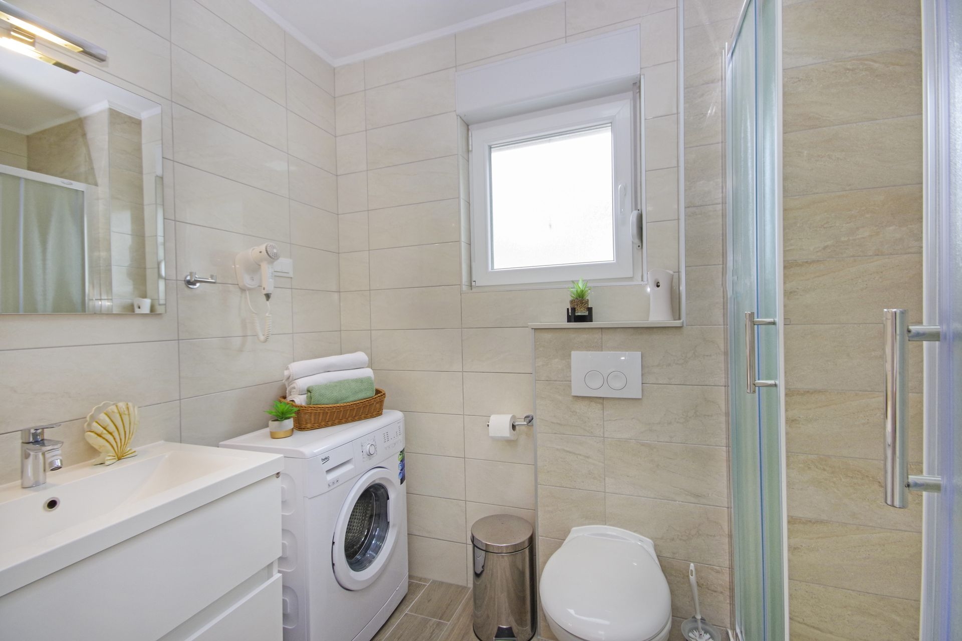 One bedroom apartment with terrace Promajna, Makarska  A-b