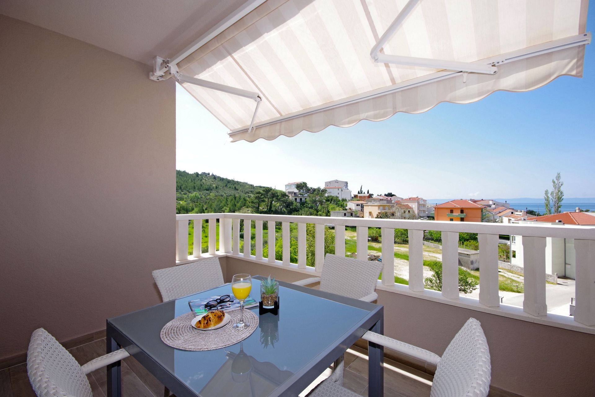 One bedroom apartment with terrace Promajna, Makarska  A-f