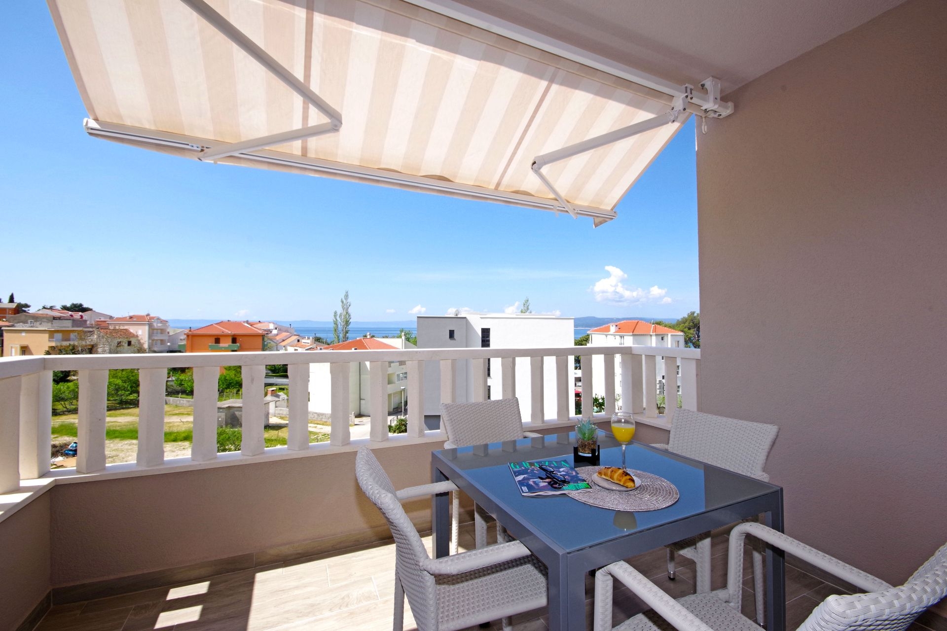 One bedroom apartment with terrace Promajna, Makarska  A-f