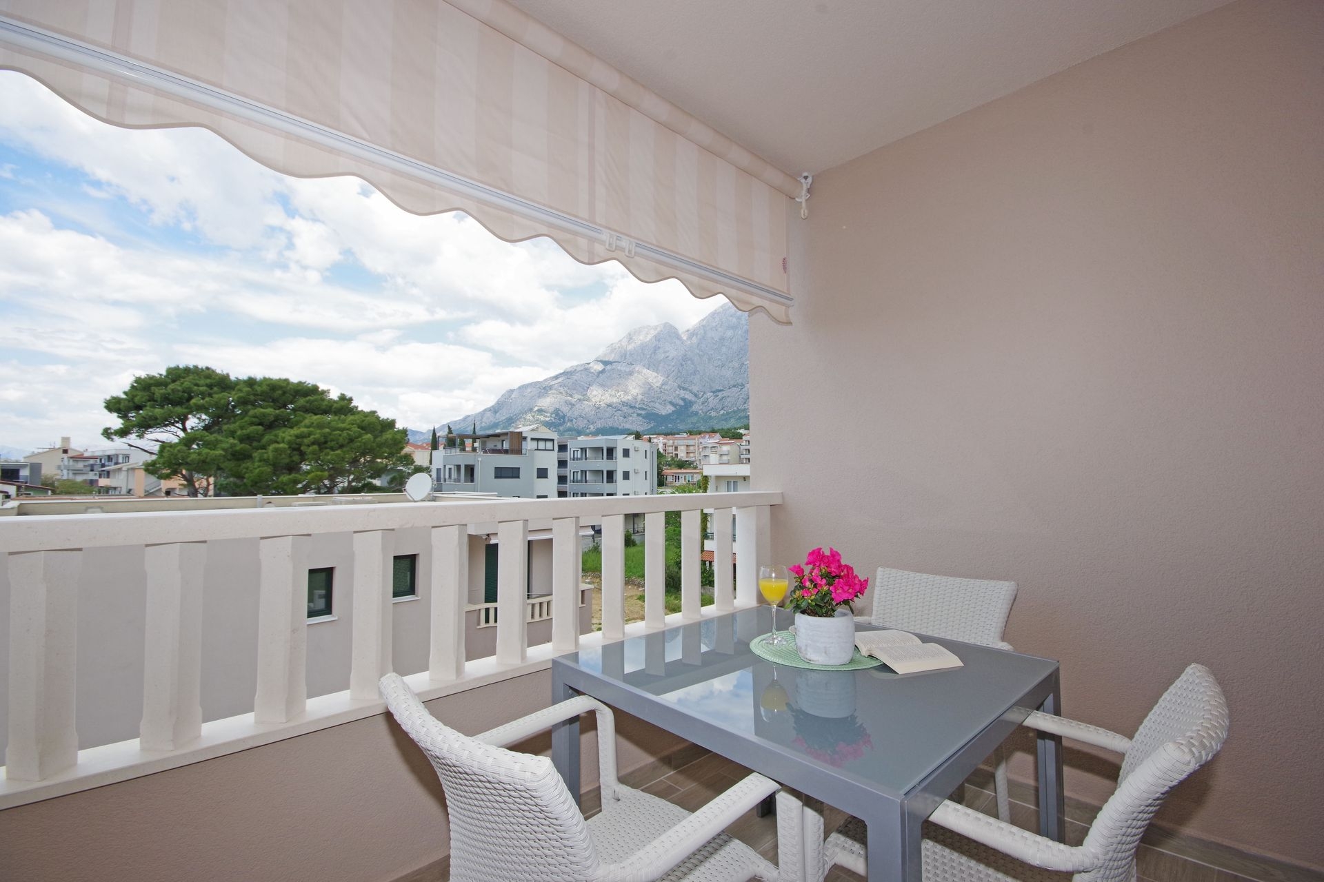 One bedroom apartment with terrace and sea view Promajna, Makarska  A-j