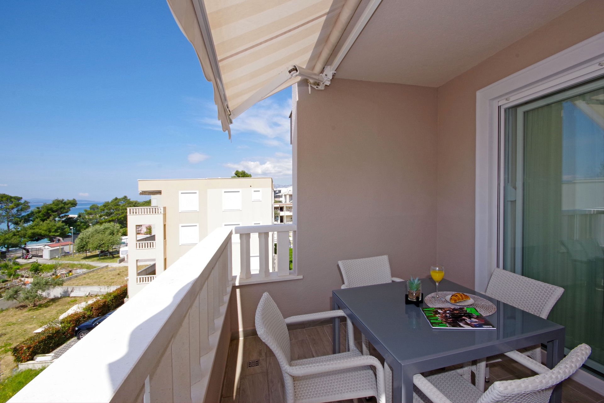 One bedroom apartment with terrace and sea view Promajna, Makarska  A-k