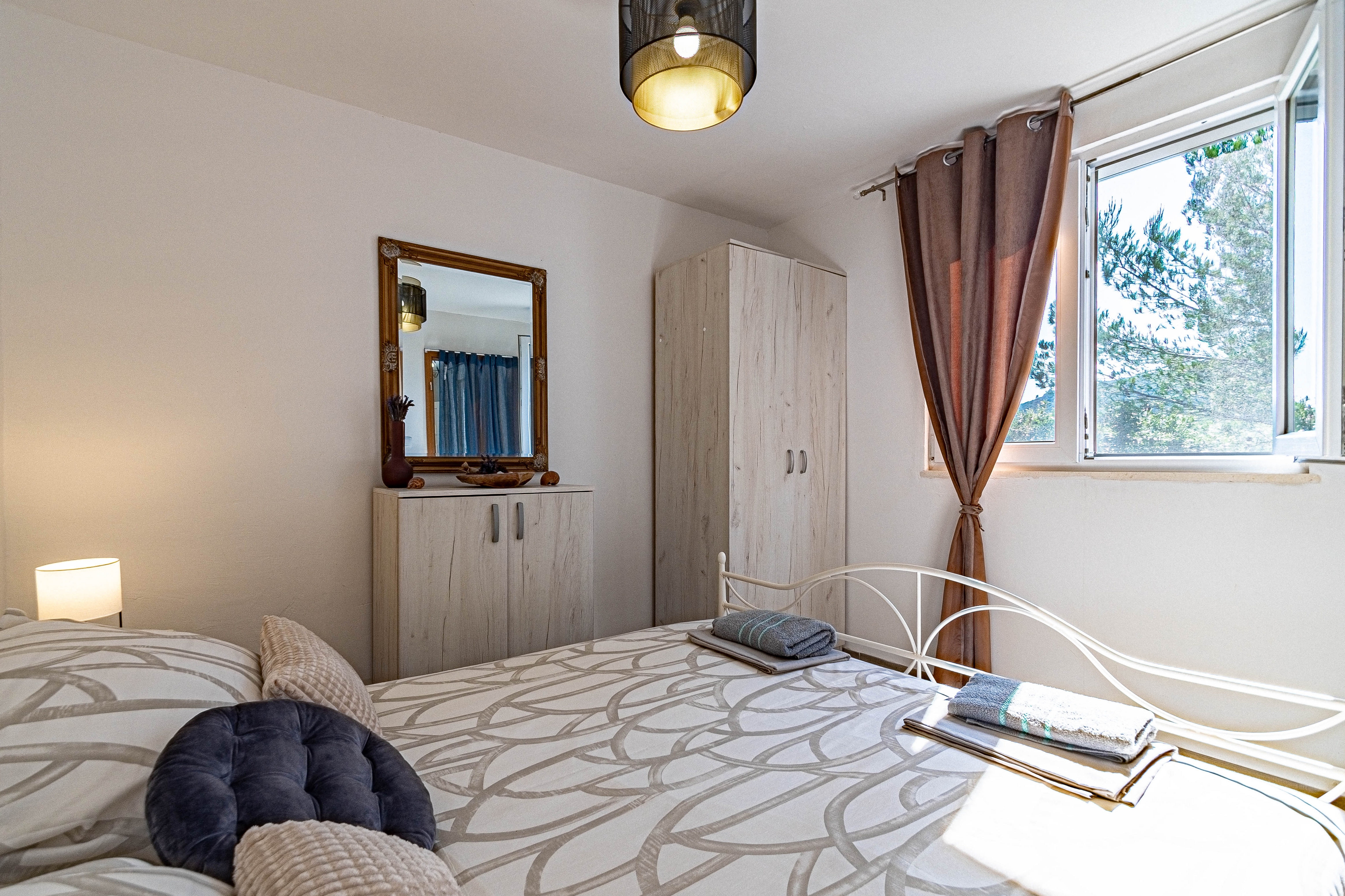 One bedroom house with terrace and sea view Cove Orlanduša, Korčula  K