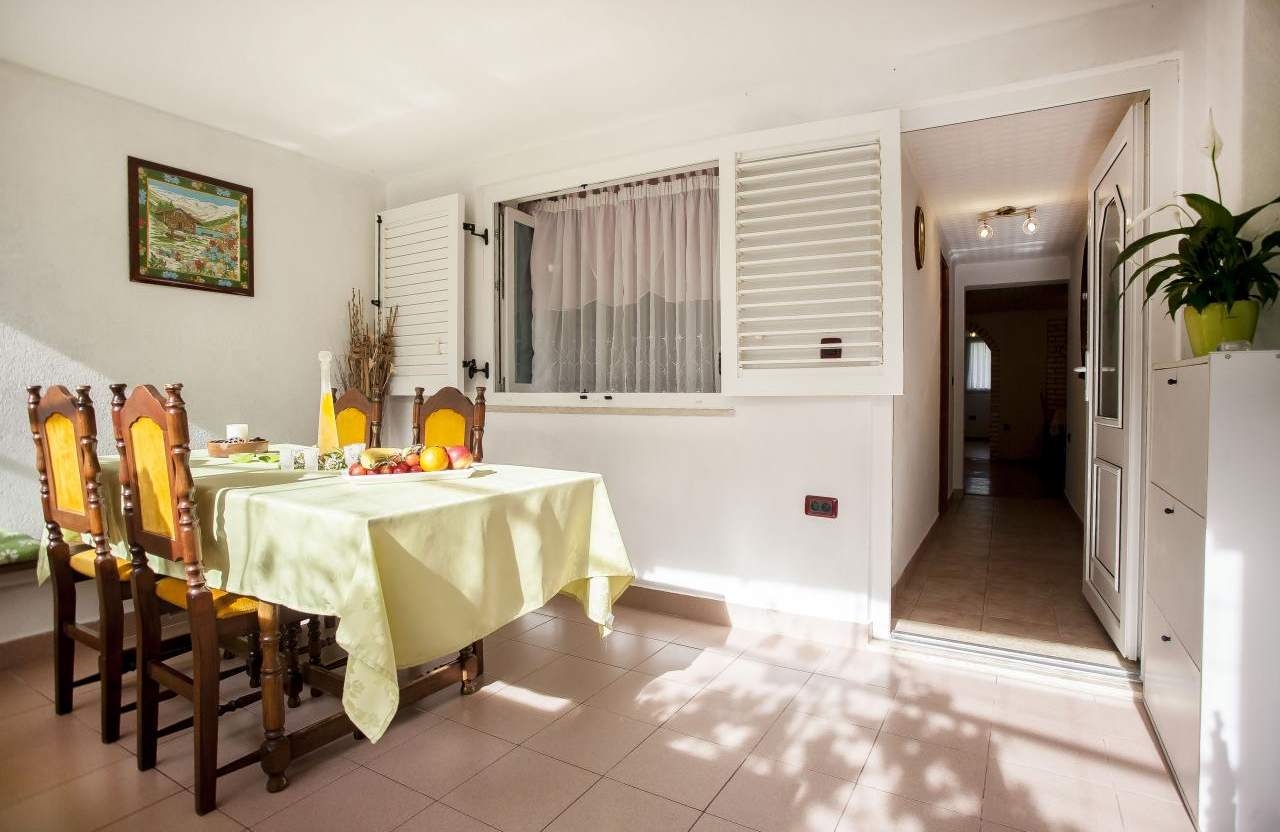 Two bedroom apartment with terrace Rovinj  A-a