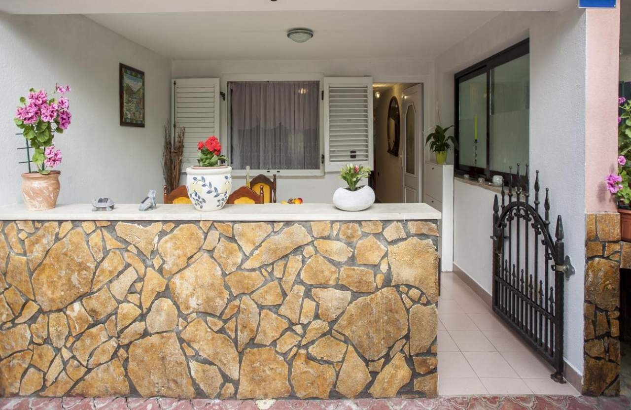 Two bedroom apartment with terrace Rovinj  A-a