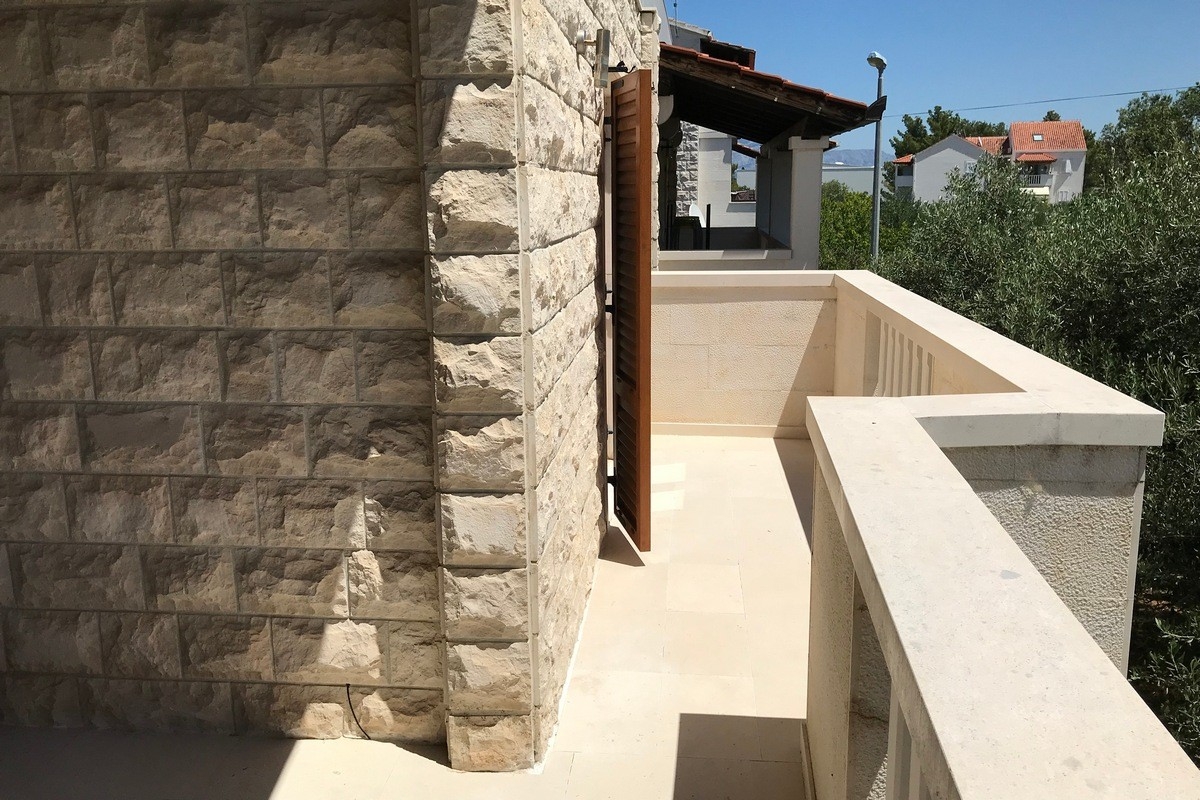 One bedroom apartment with balcony Supetar, Brač  A-c
