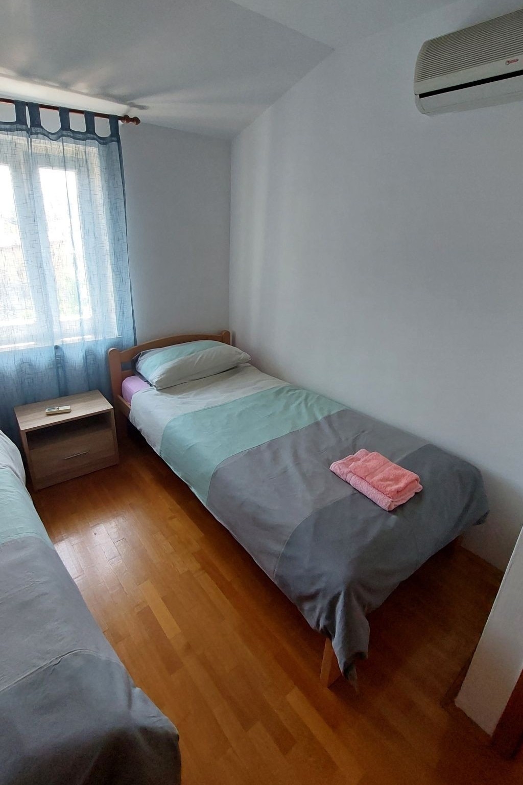Two bedroom apartment with air-conditioning Cres  A-a