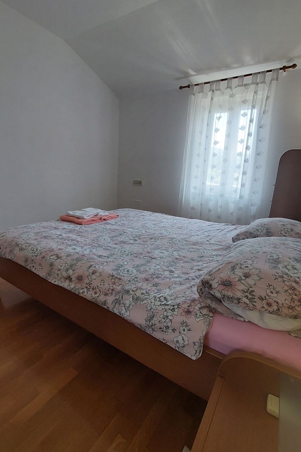 Two bedroom apartment with air-conditioning Cres  A-a