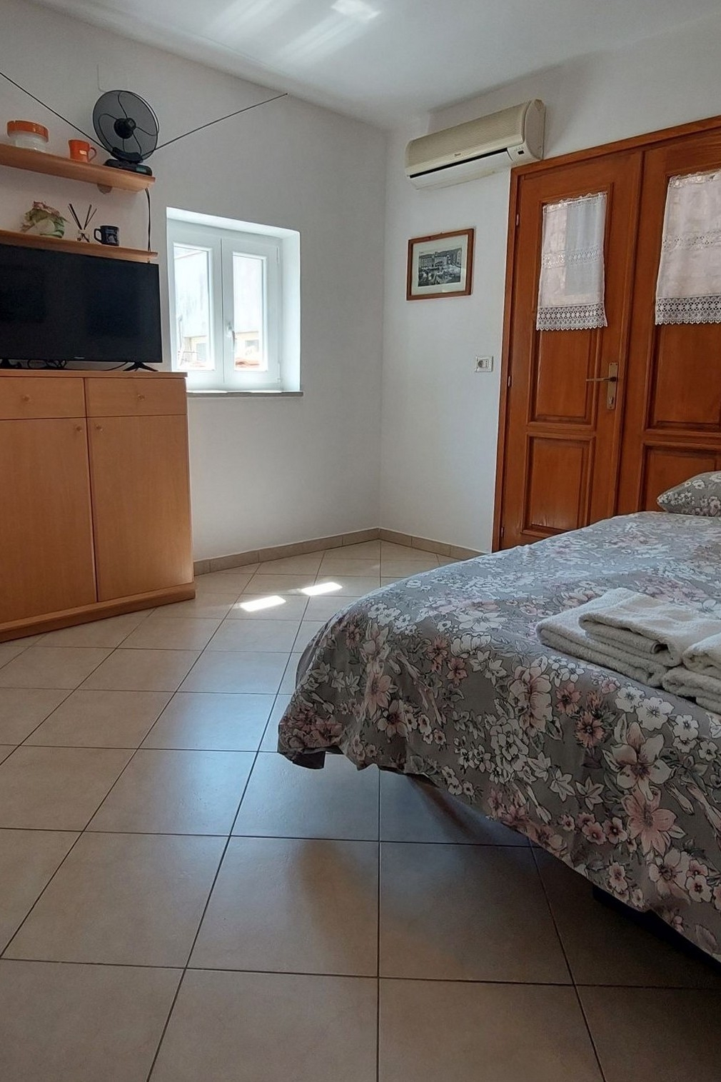 Studio flat with air-conditioning Cres  AS-a