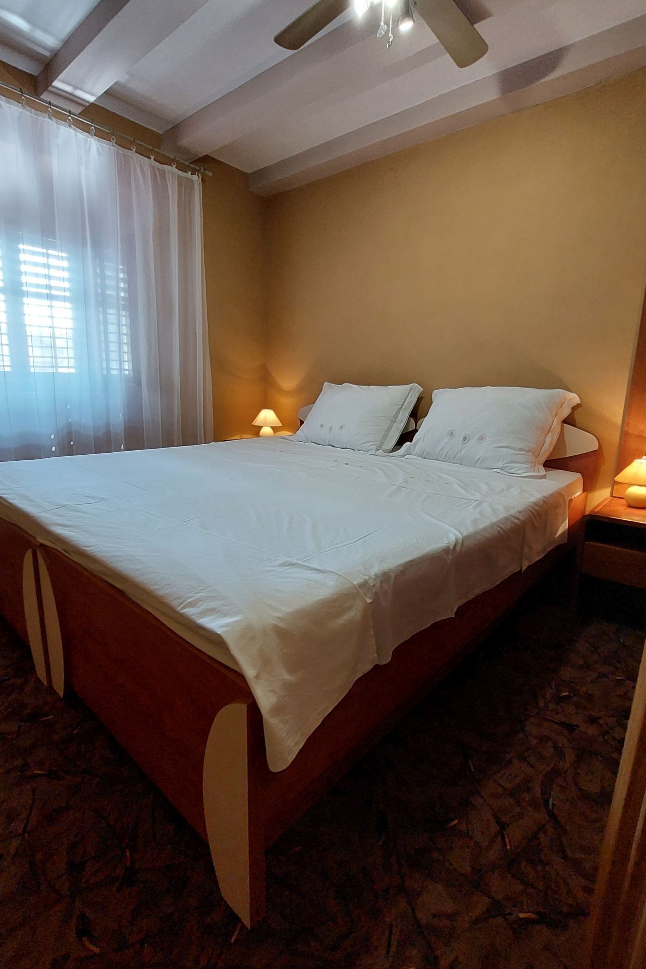 Two bedroom apartment with air-conditioning Cres  A-a