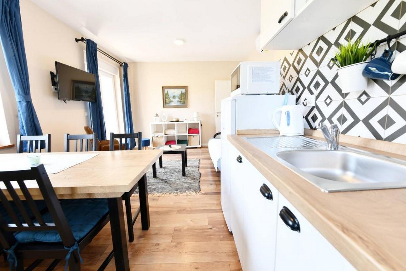 Two bedroom apartment with balcony Rakovica, Plitvice  A-a