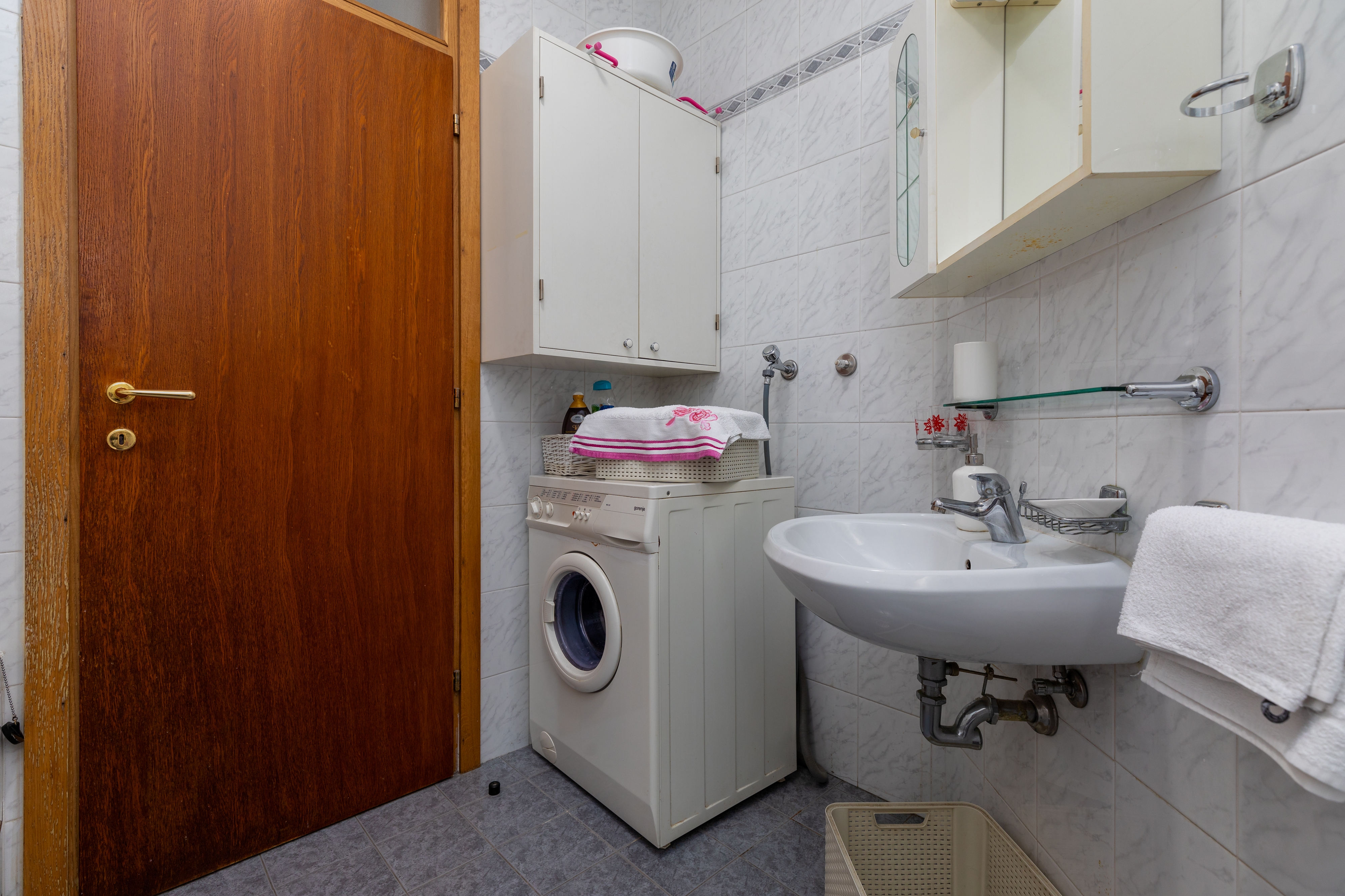 One bedroom apartment with balcony Zagreb  A-a