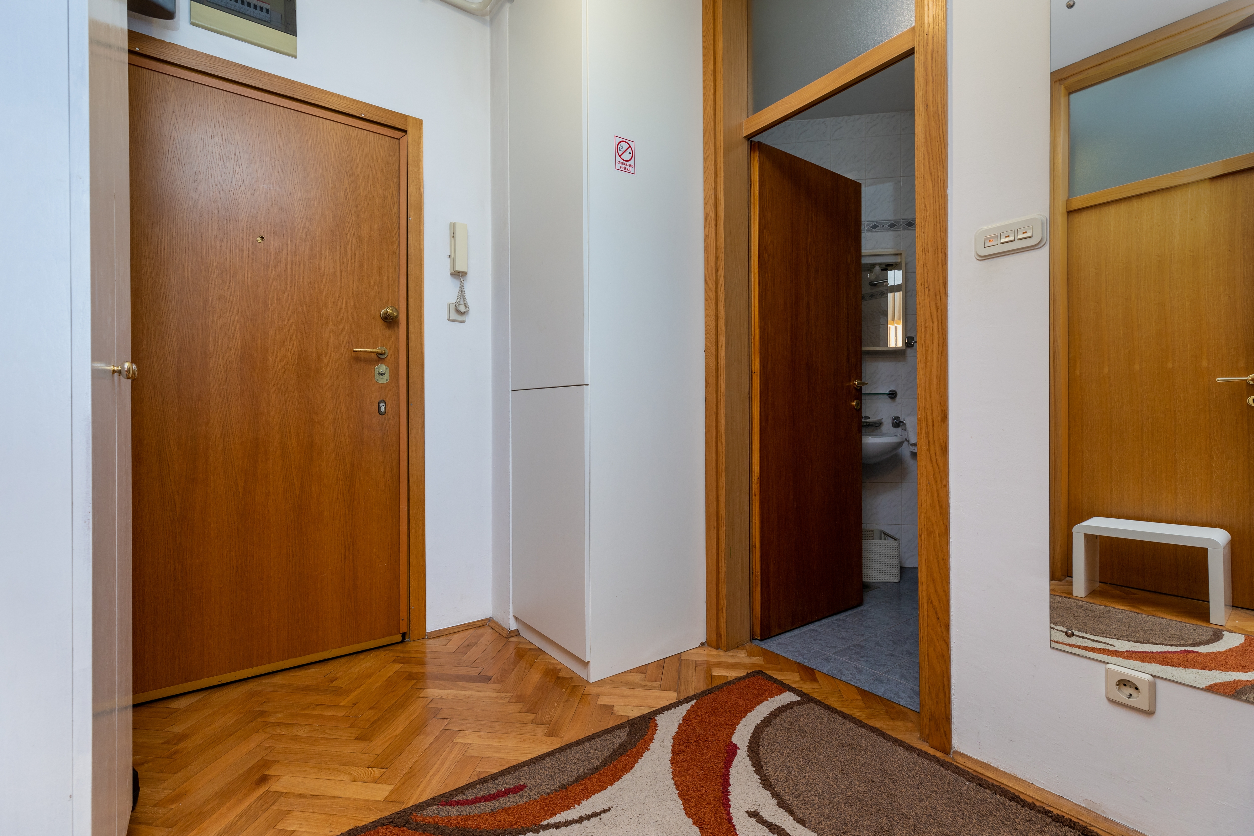 One bedroom apartment with balcony Zagreb  A-a