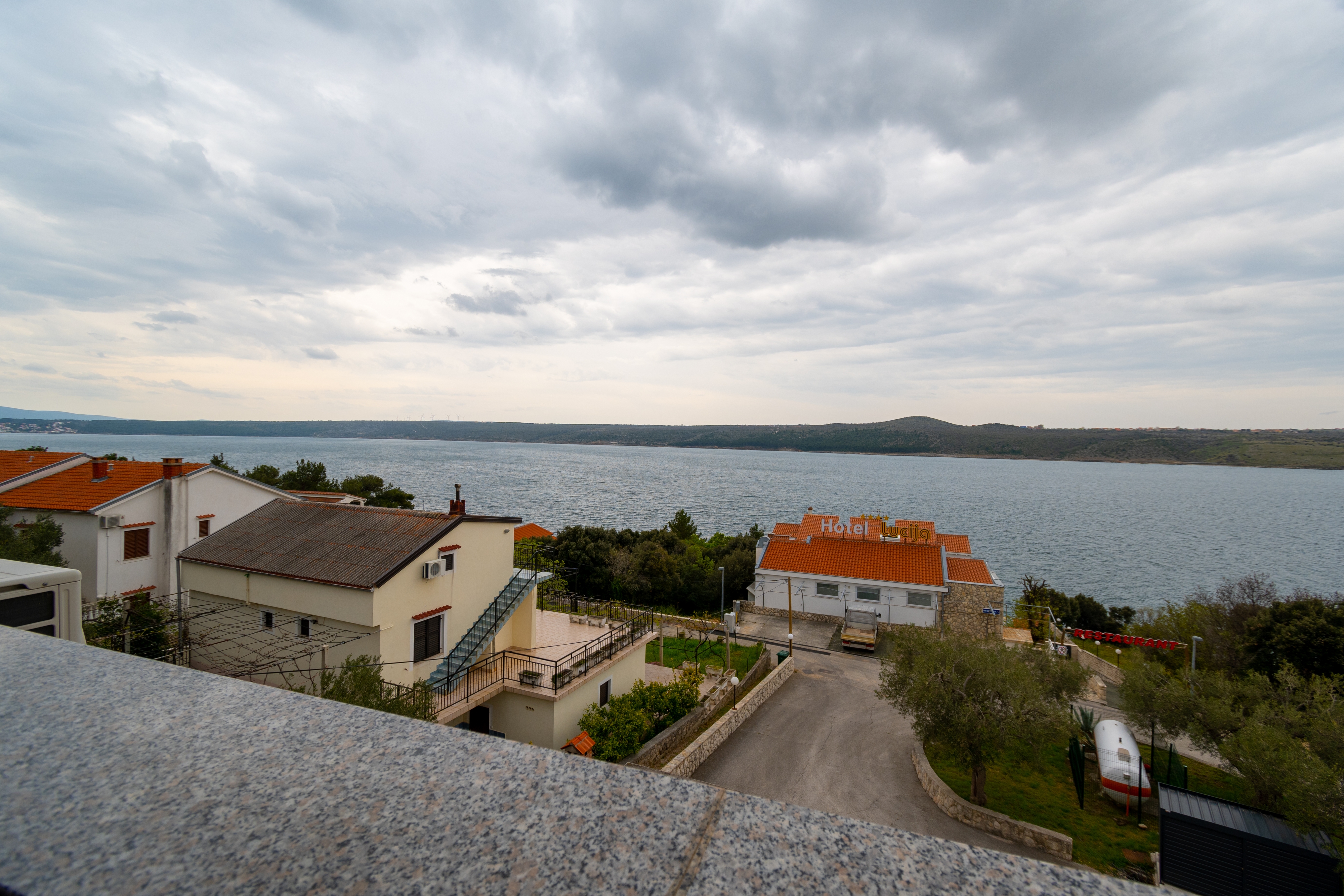 Two bedroom apartment with balcony and sea view Posedarje, Novigrad  A-a