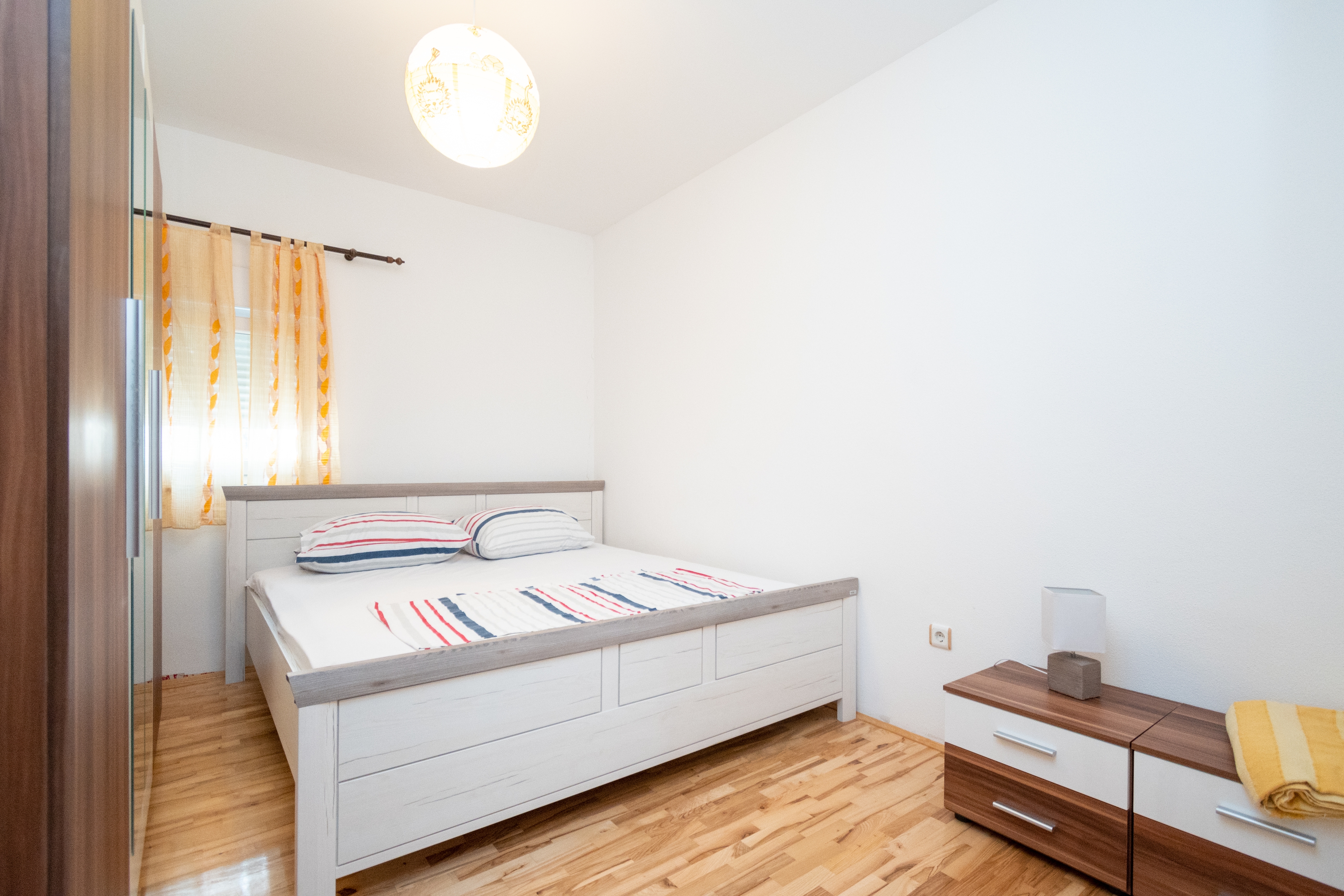Two bedroom apartment with balcony and sea view Posedarje, Novigrad  A-a