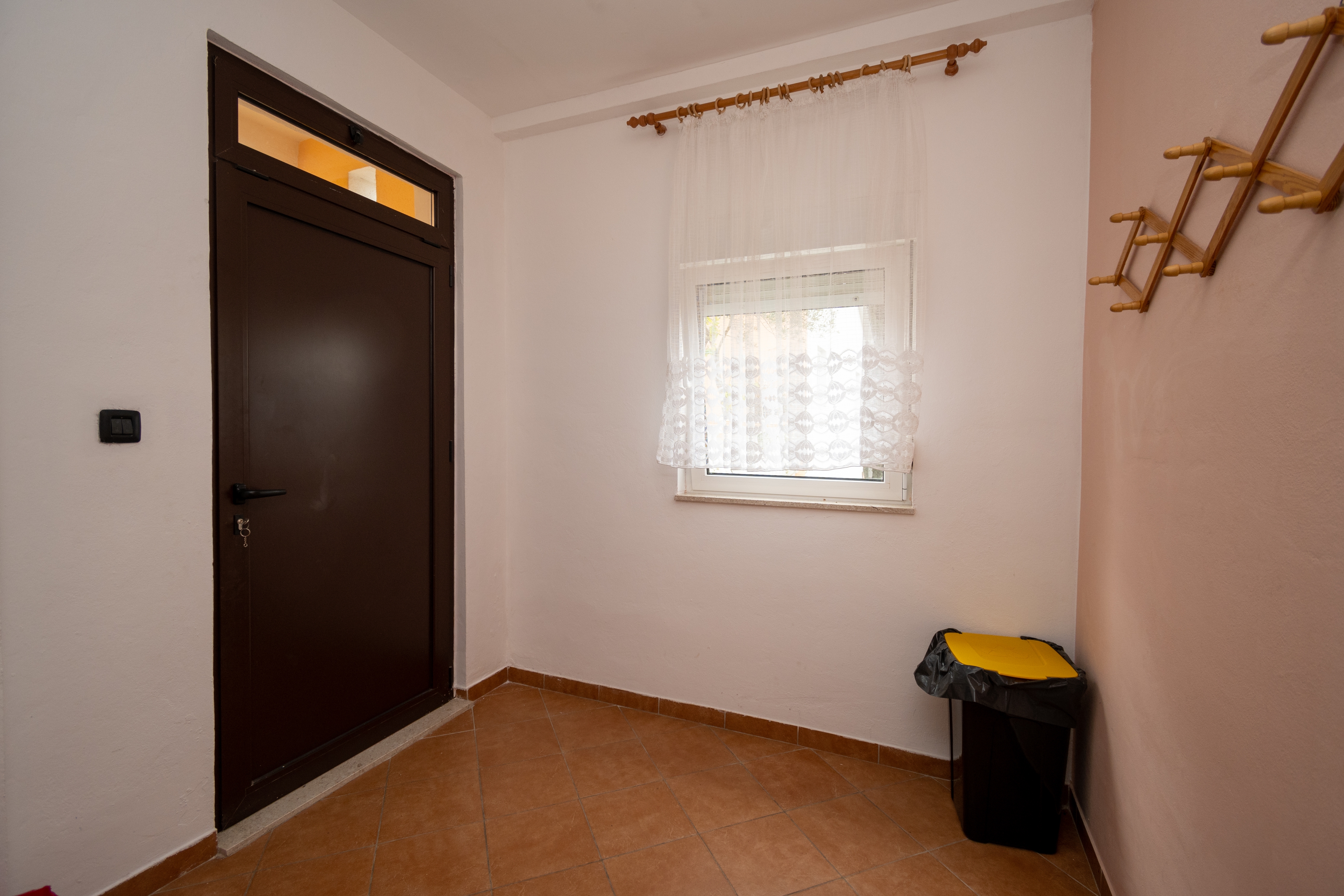 Three bedroom apartment with terrace and sea view Posedarje, Novigrad  A-b