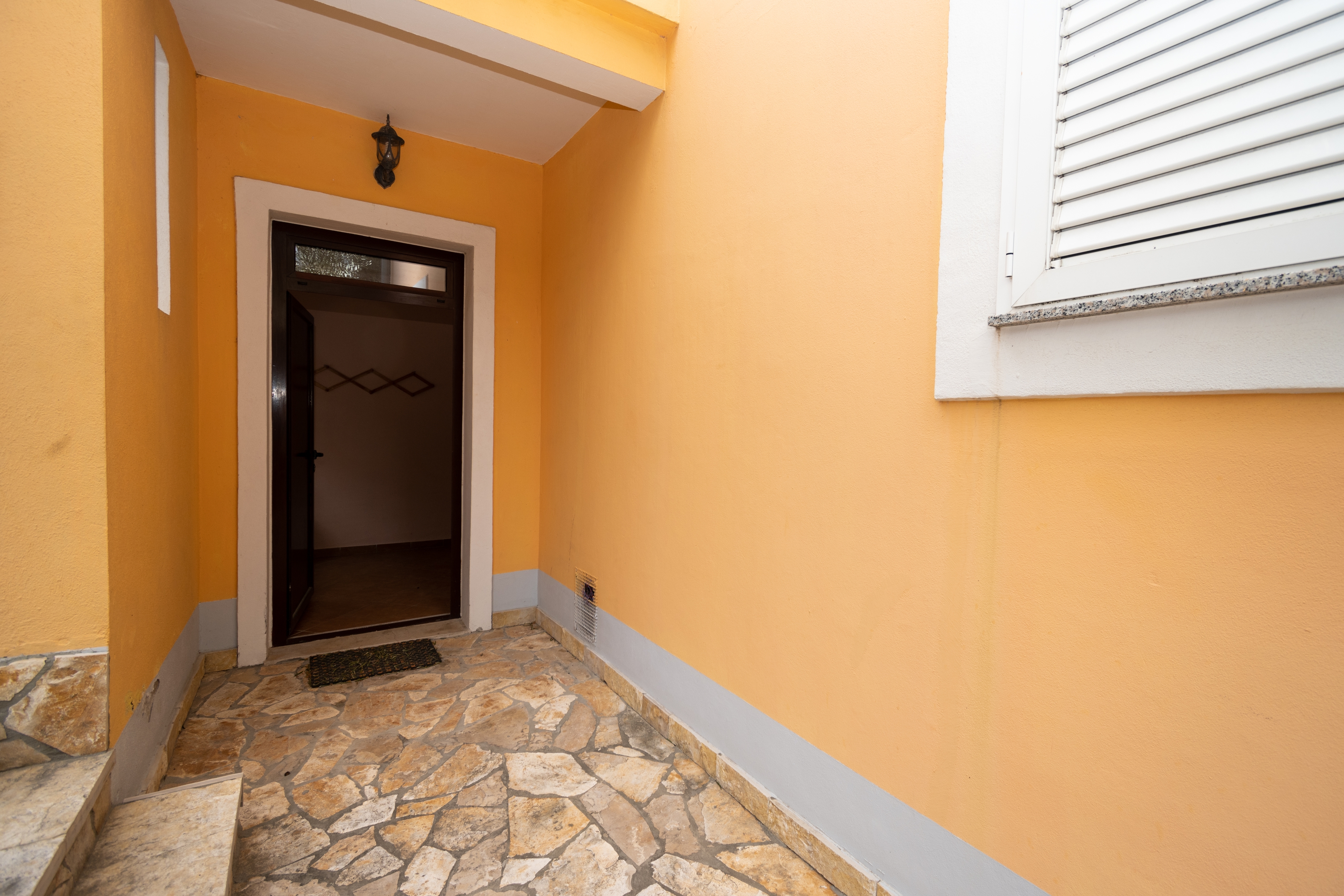 Three bedroom apartment with terrace and sea view Posedarje, Novigrad  A-b