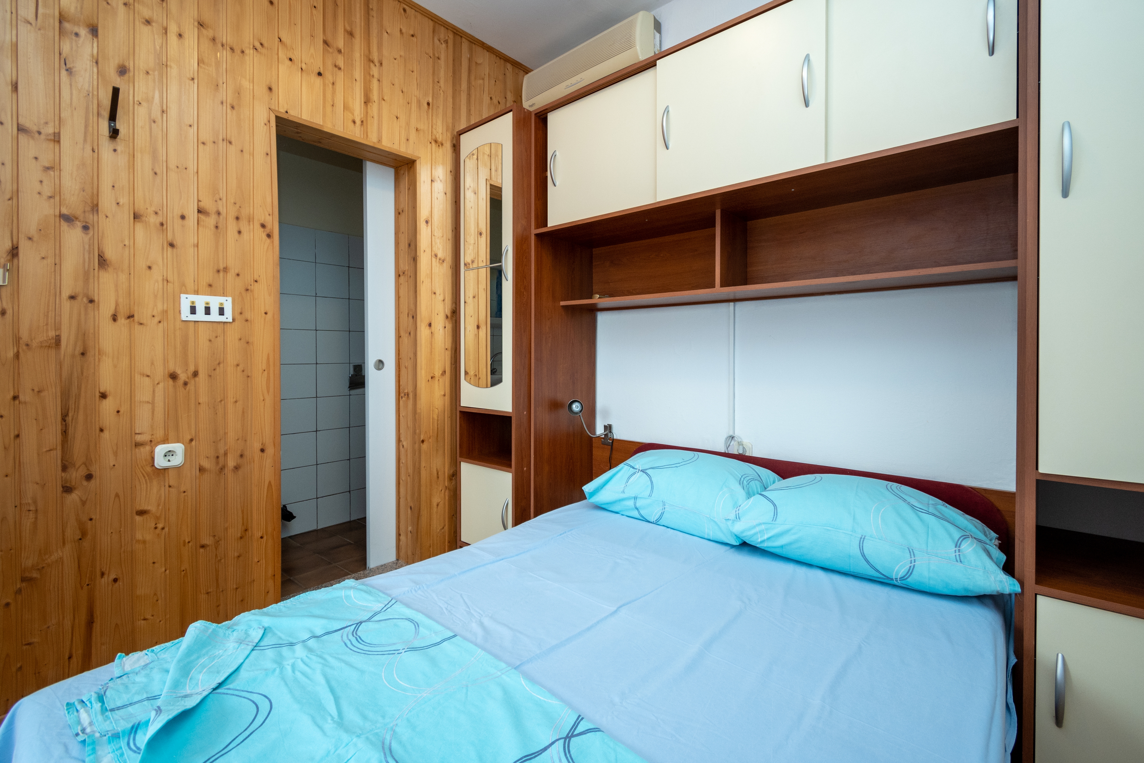 Room with air-conditioning Posedarje, Novigrad (S-21123-a) Room with air-conditioning Posedarje, Novigrad (S-21123-a)