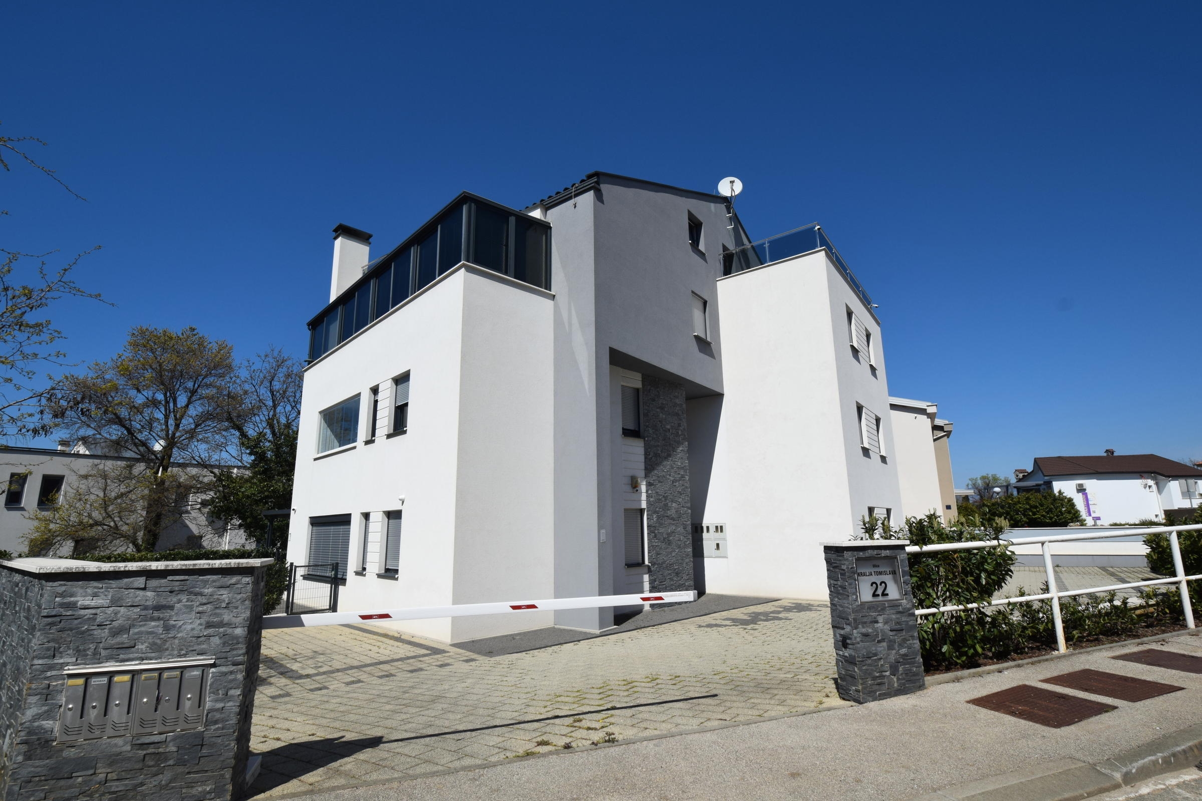 Two bedroom apartment with terrace Njivice, Krk (A-21147-a)