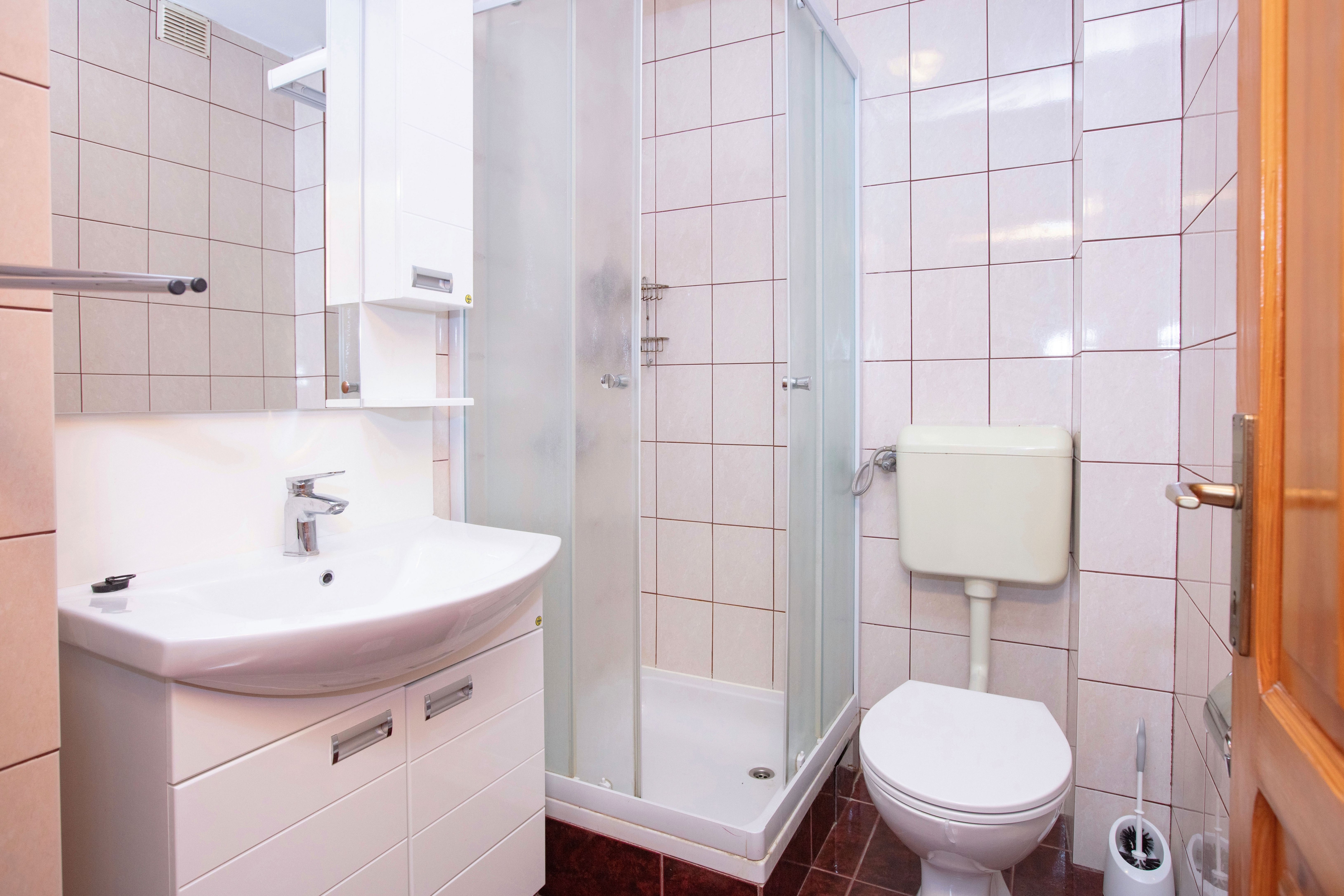 Two bedroom apartment with terrace Jezera, Murter  A-a