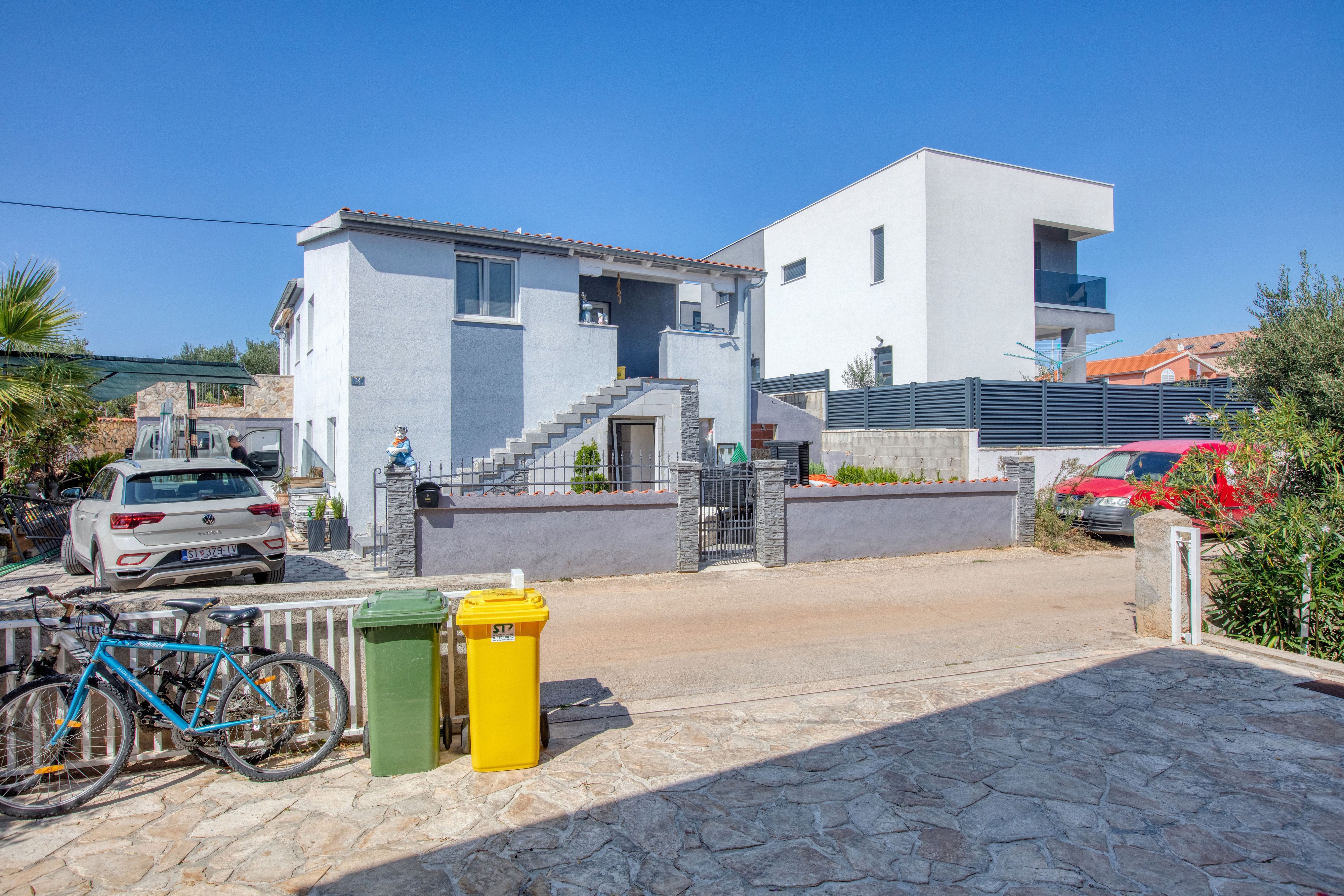 Two bedroom apartment with terrace Jezera, Murter  A-a