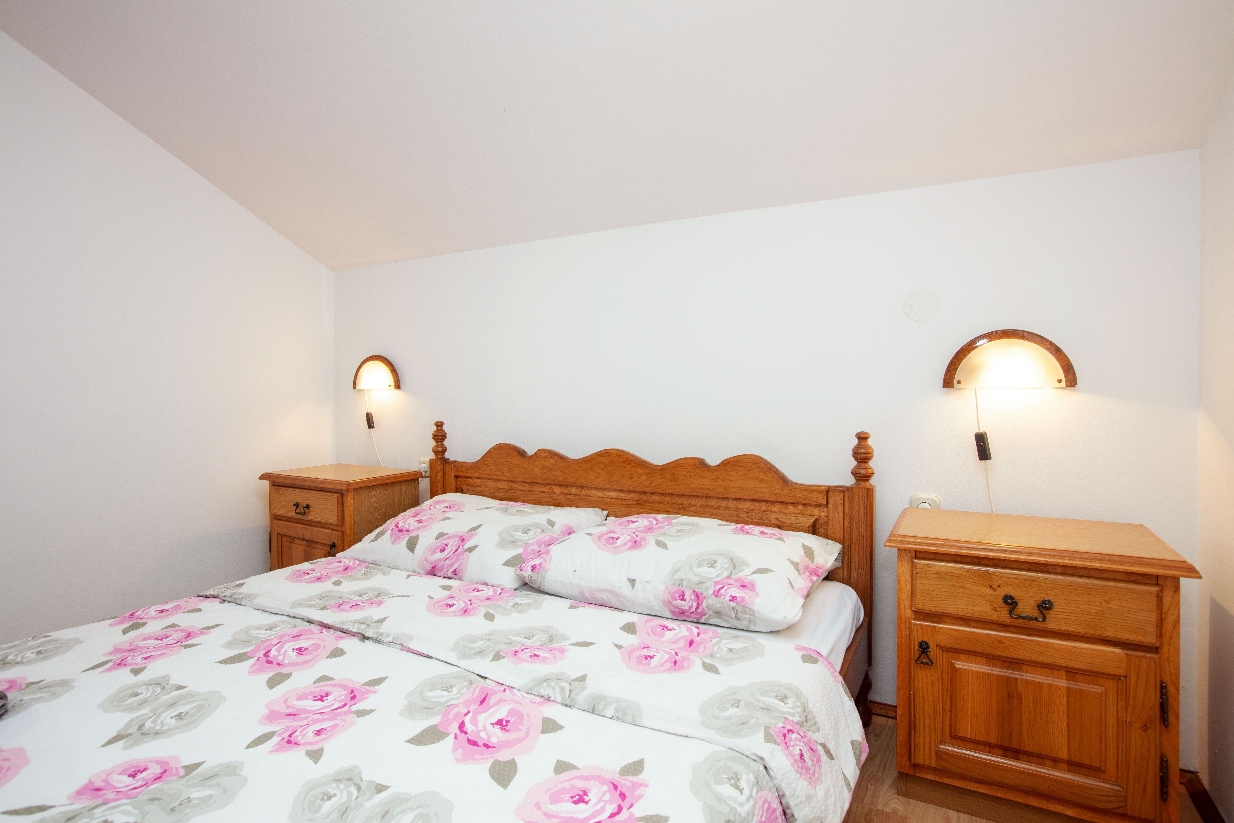 Two bedroom apartment with terrace Jezera, Murter  A-b