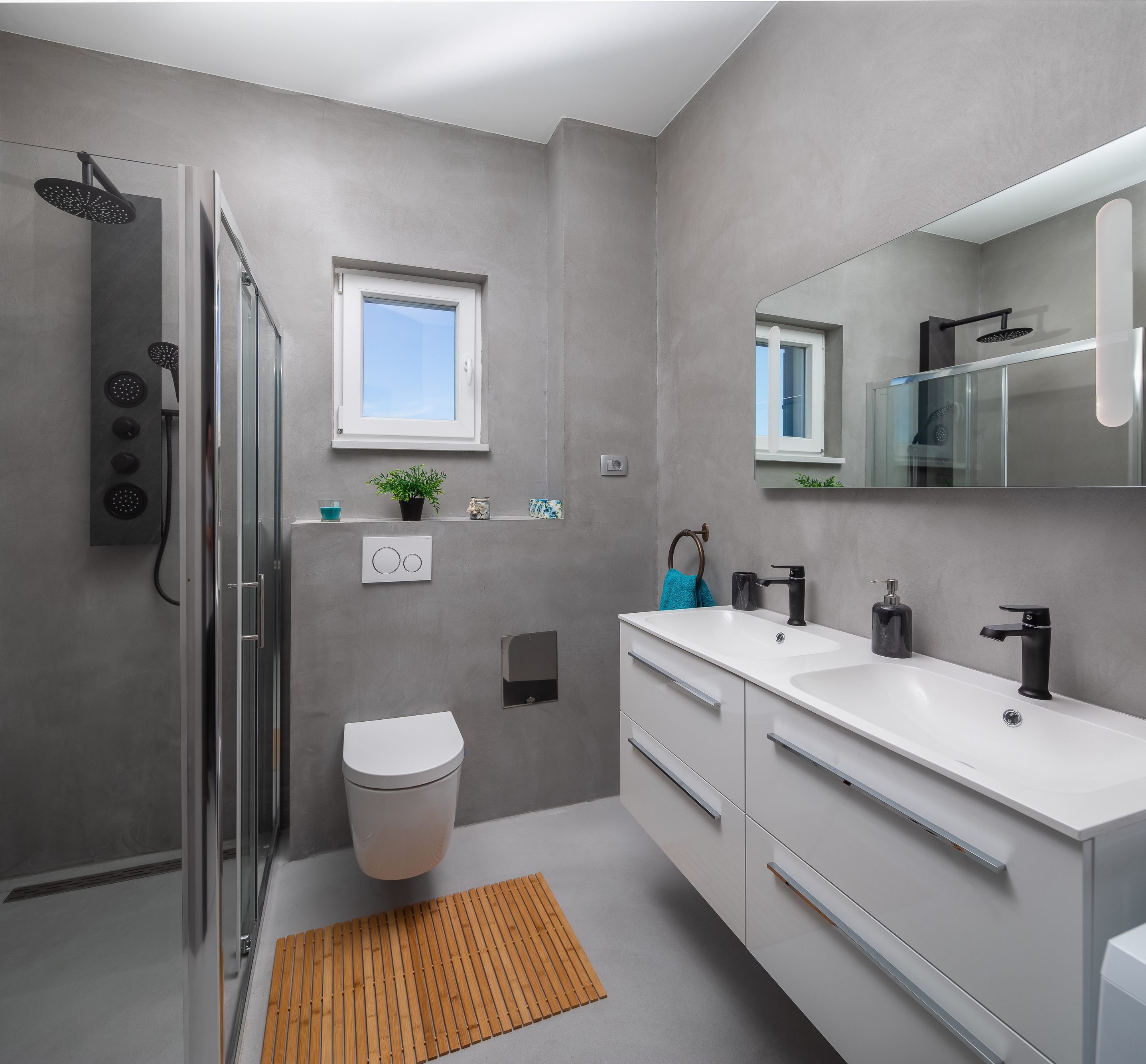Comfortable and spacious house with terrace and sea view Zečevo Rtić, Rogoznica  K