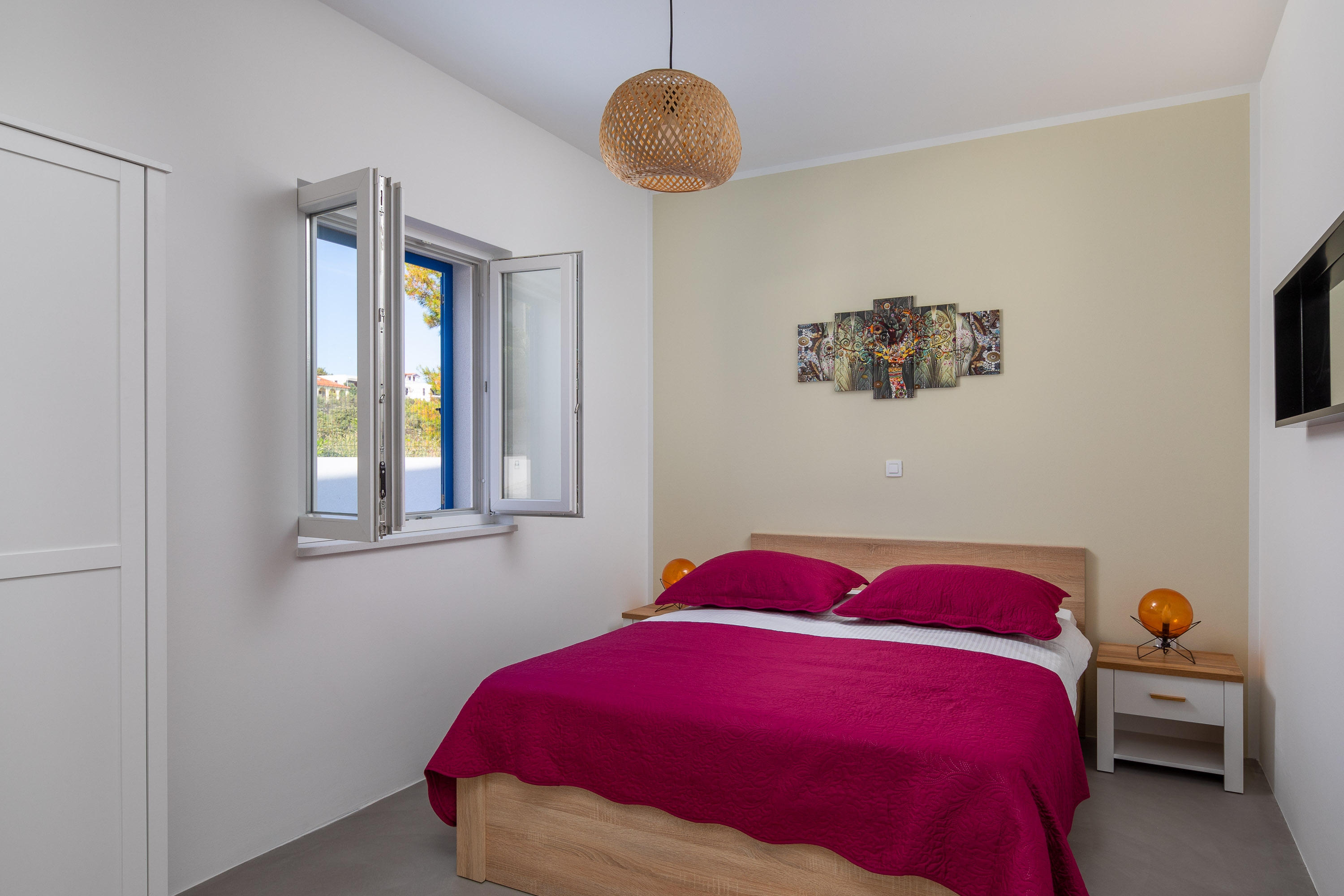 Comfortable and spacious house with terrace and sea view Zečevo Rtić, Rogoznica  K
