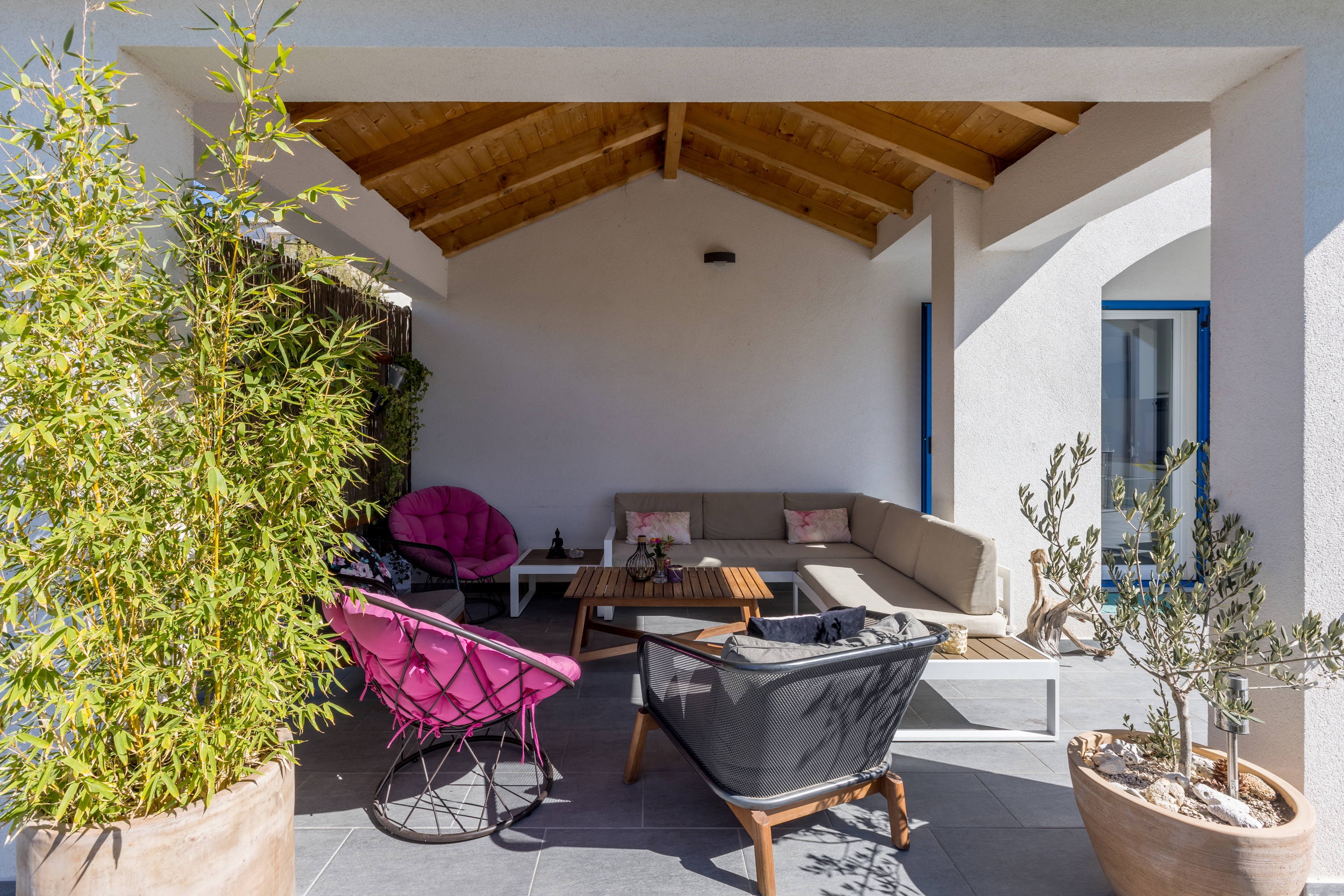 Comfortable and spacious house with terrace and sea view Zečevo Rtić, Rogoznica  K