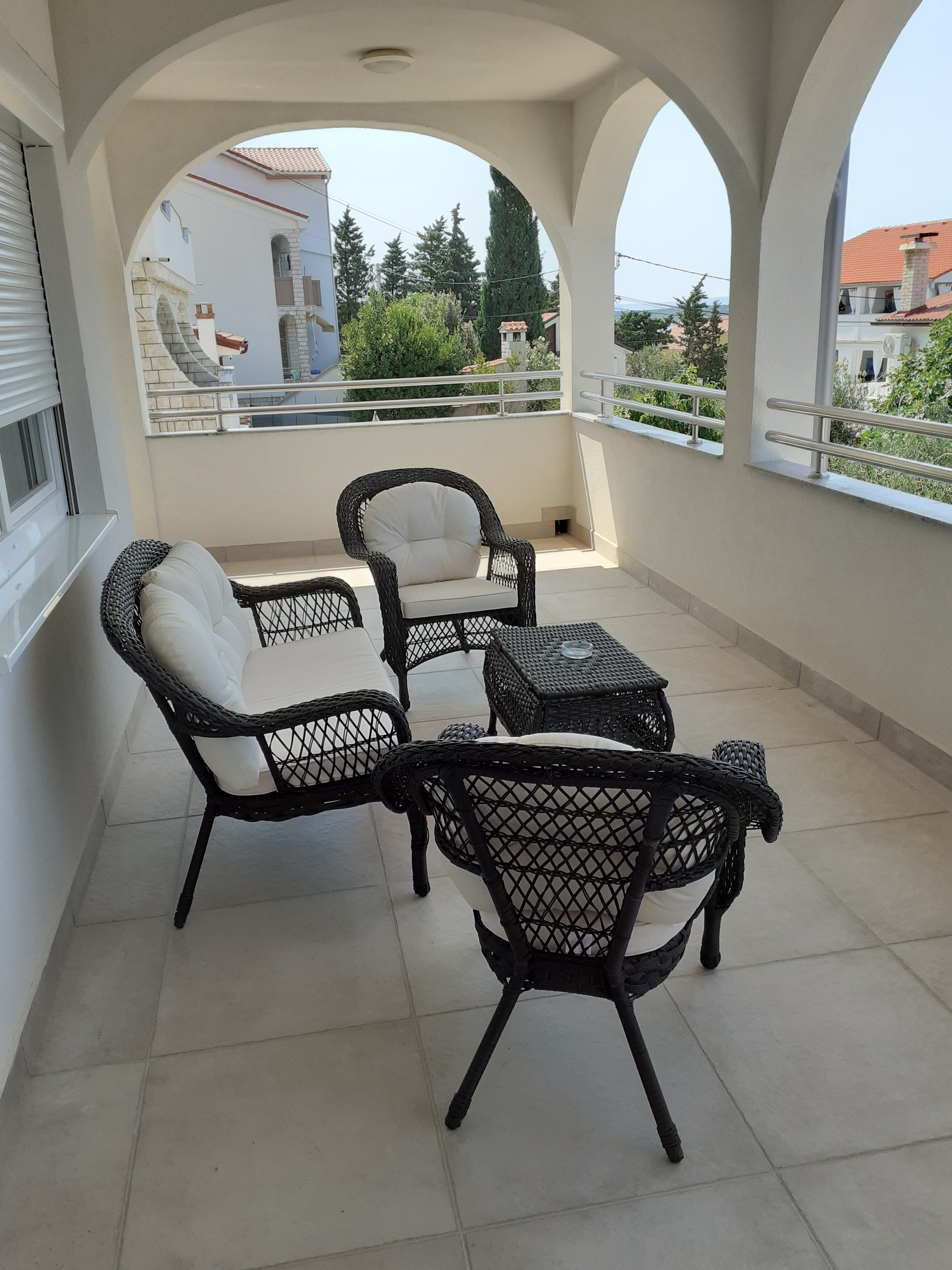 Two bedroom apartment with terrace and sea view Banjol, Rab  A-b