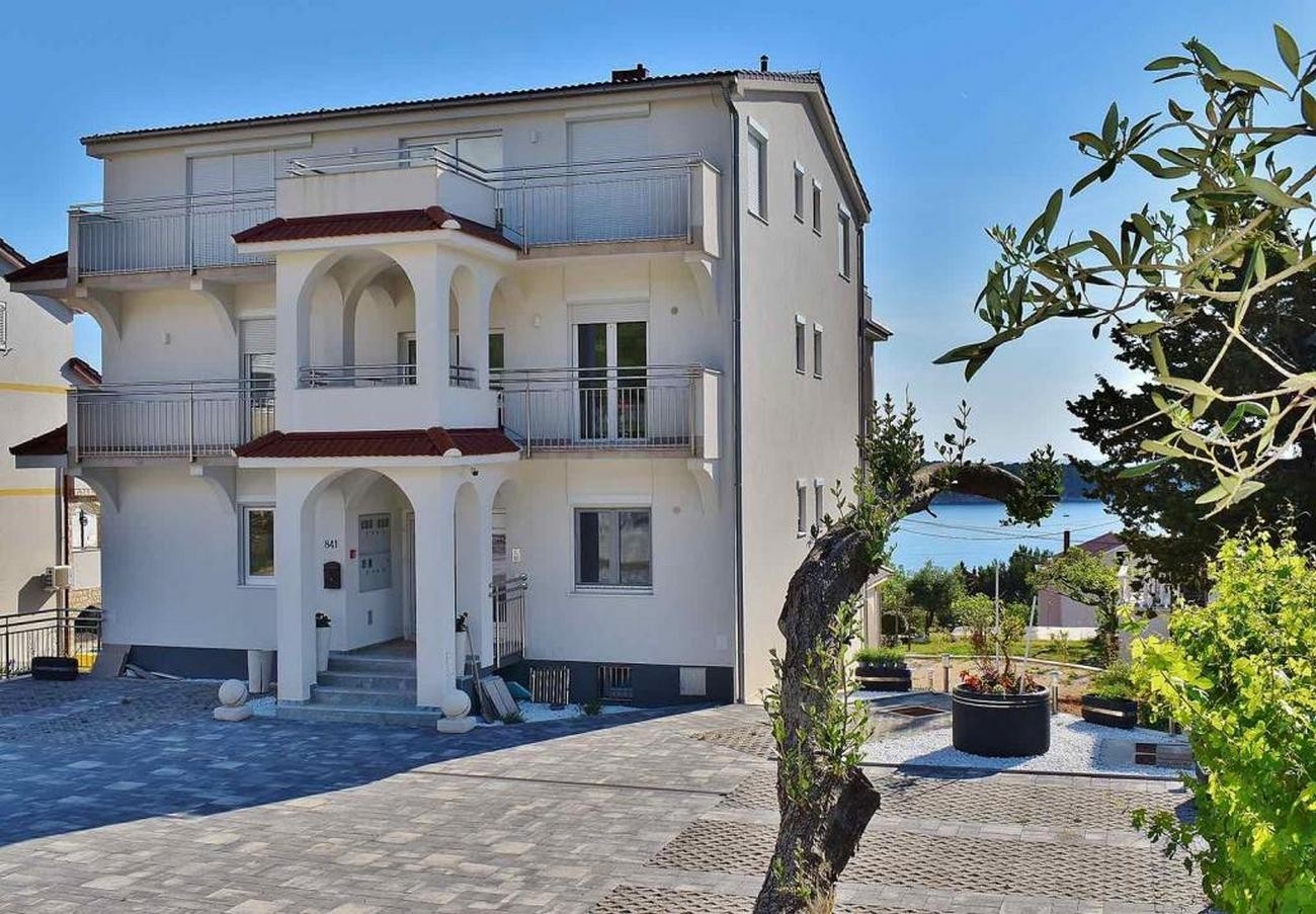 One bedroom apartment with terrace and sea view Banjol, Rab (A-21159-a) One bedroom apartment with terrace and sea view Banjol, Rab (A-21159-a)