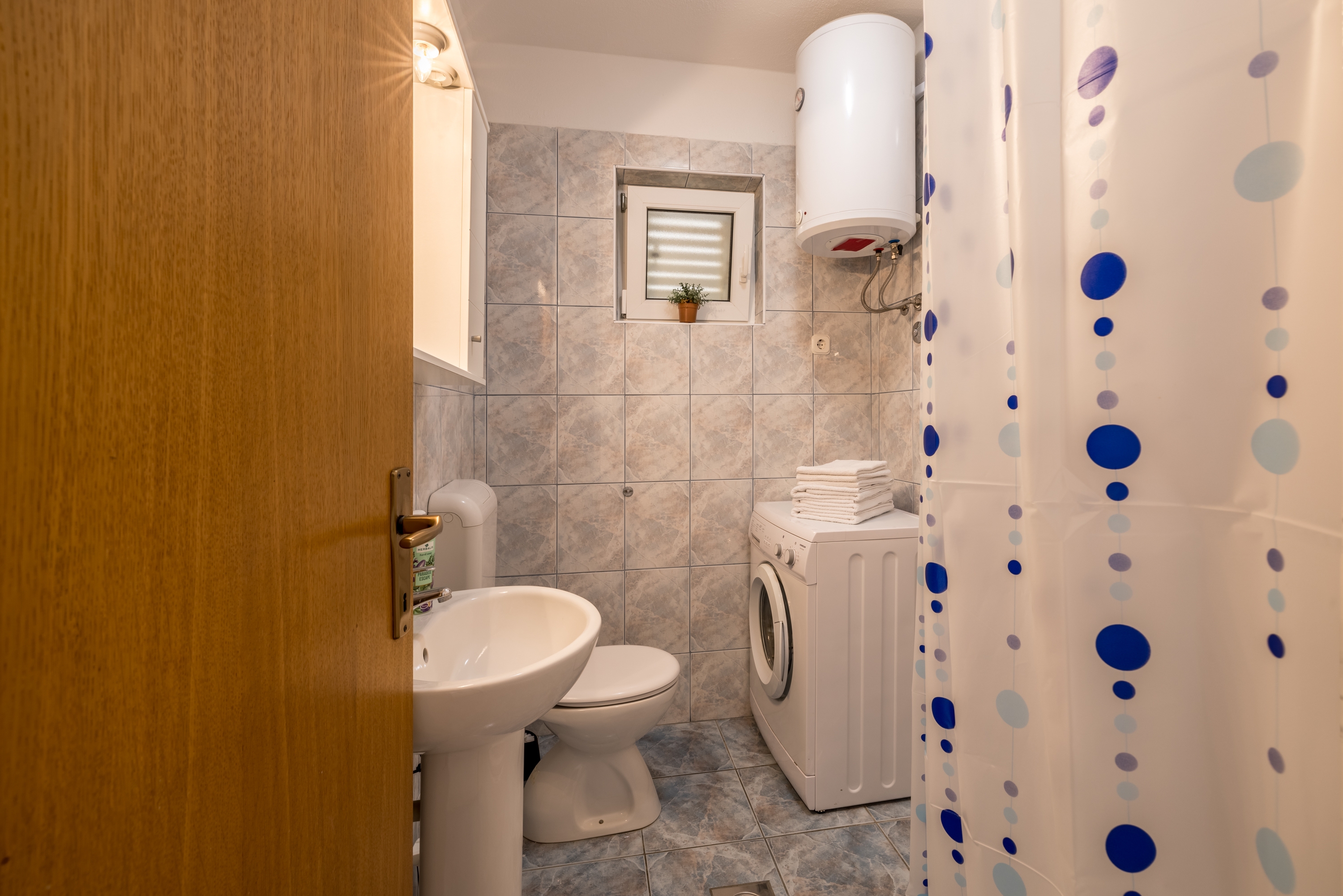 Two bedroom apartment with terrace and sea view Sevid, Trogir  A-a
