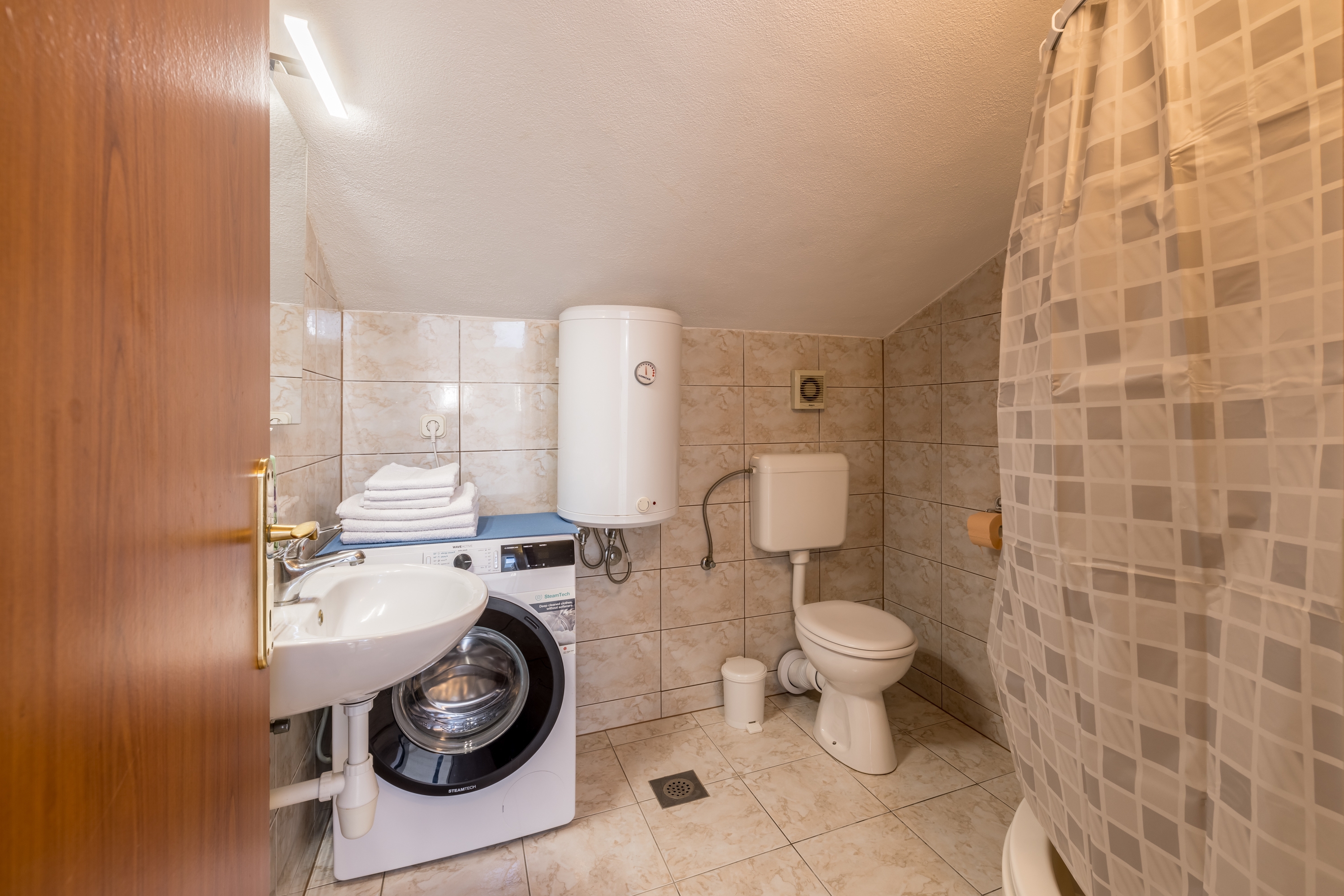Two bedroom apartment with terrace and sea view Sevid, Trogir  A-c