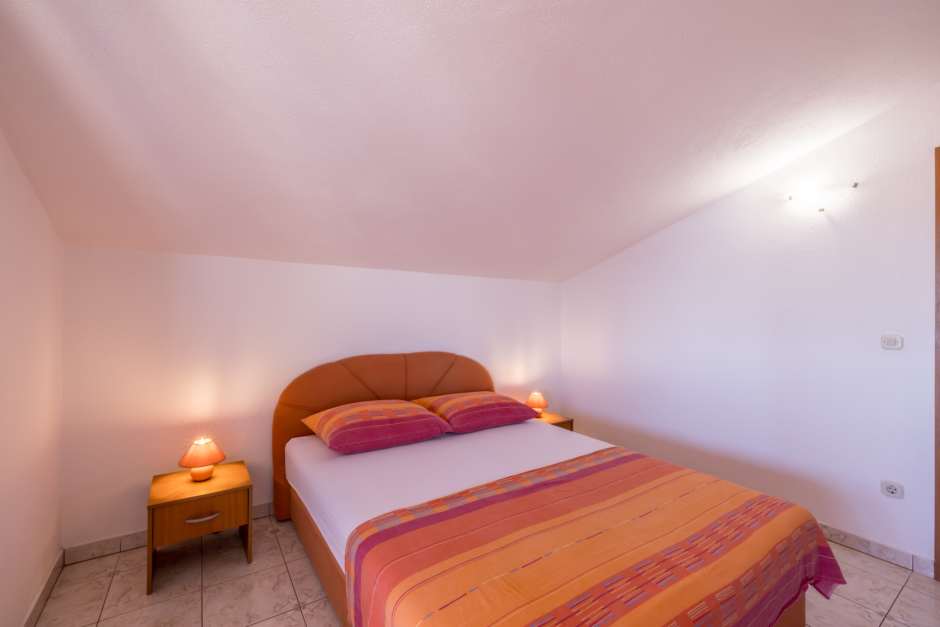 Two bedroom apartment with terrace and sea view Sevid, Trogir  A-c
